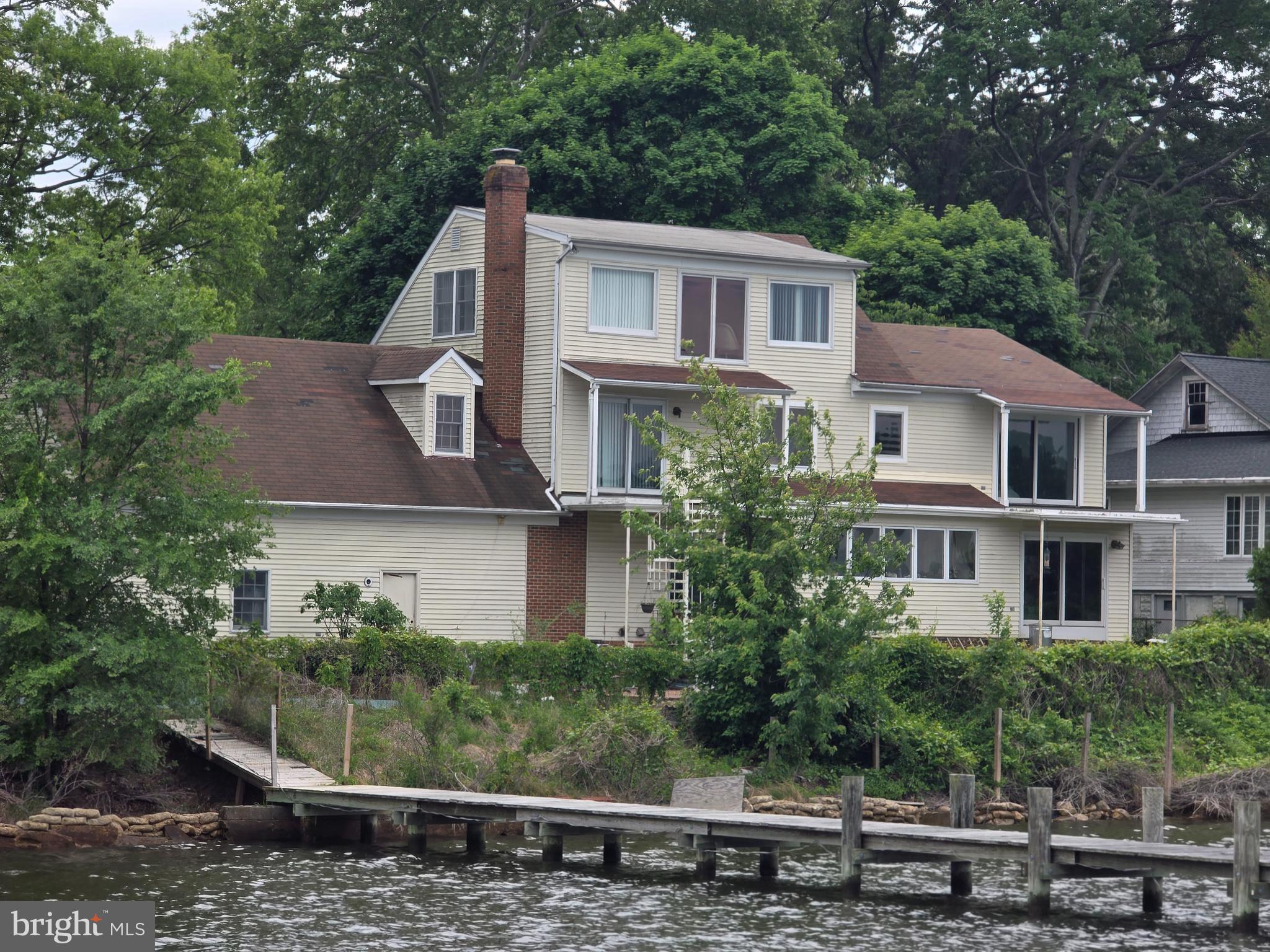 EDGEWATER BEACH - Residential