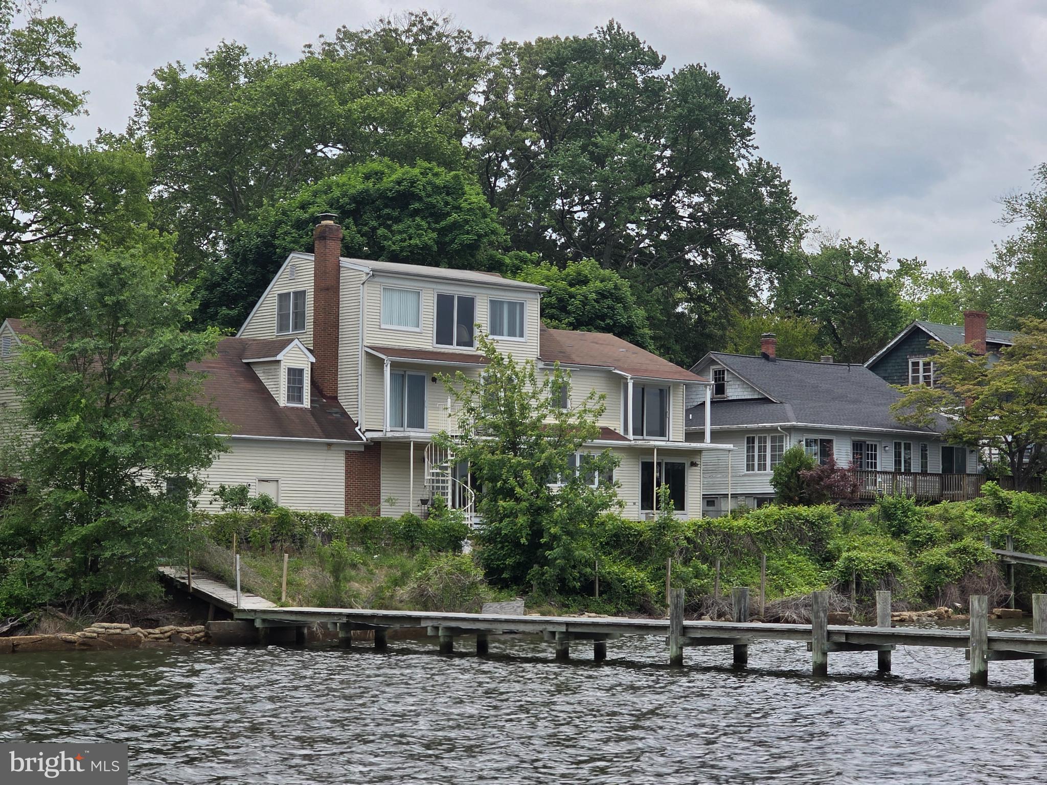 EDGEWATER BEACH - Residential