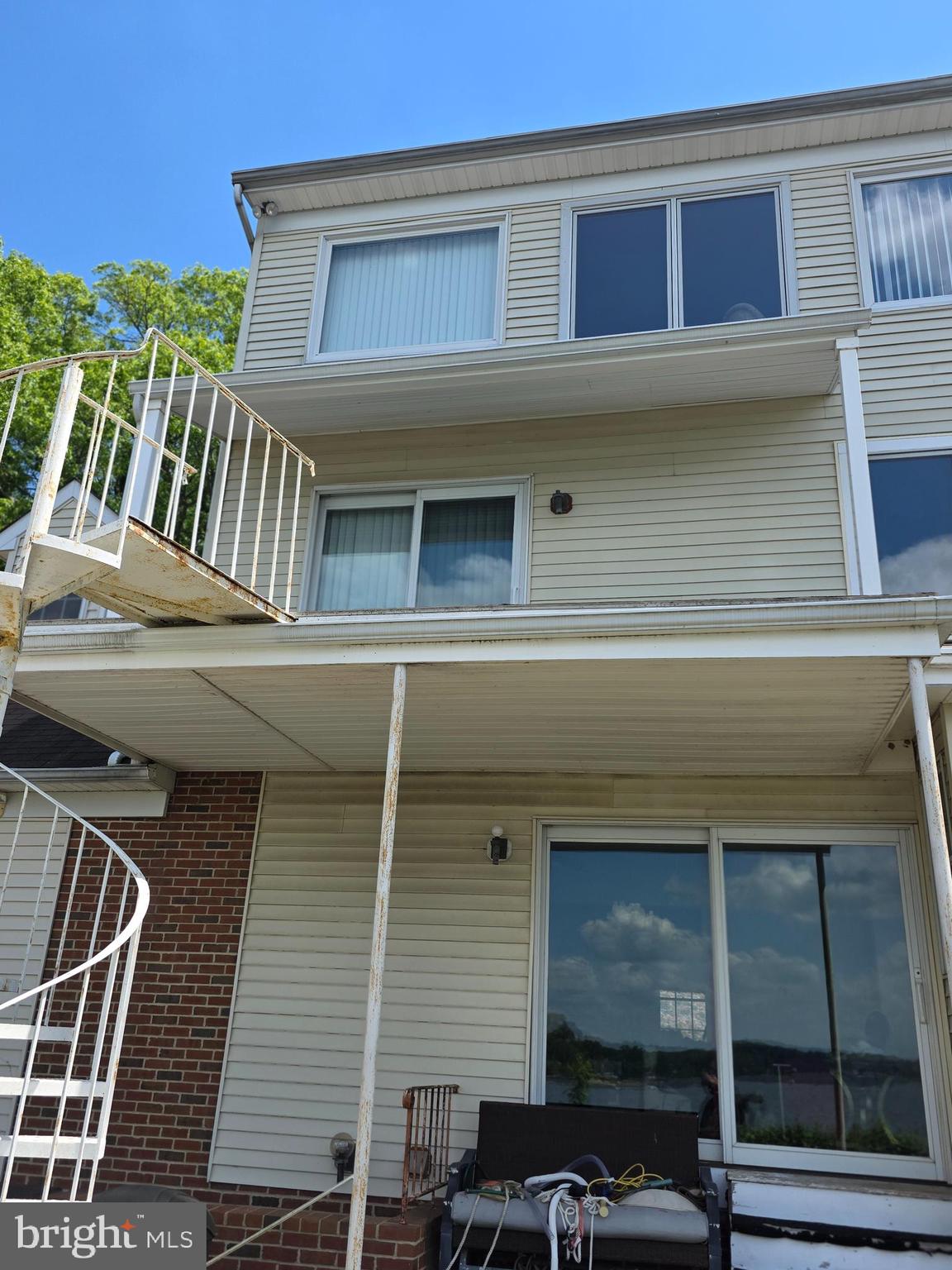 EDGEWATER BEACH - Residential