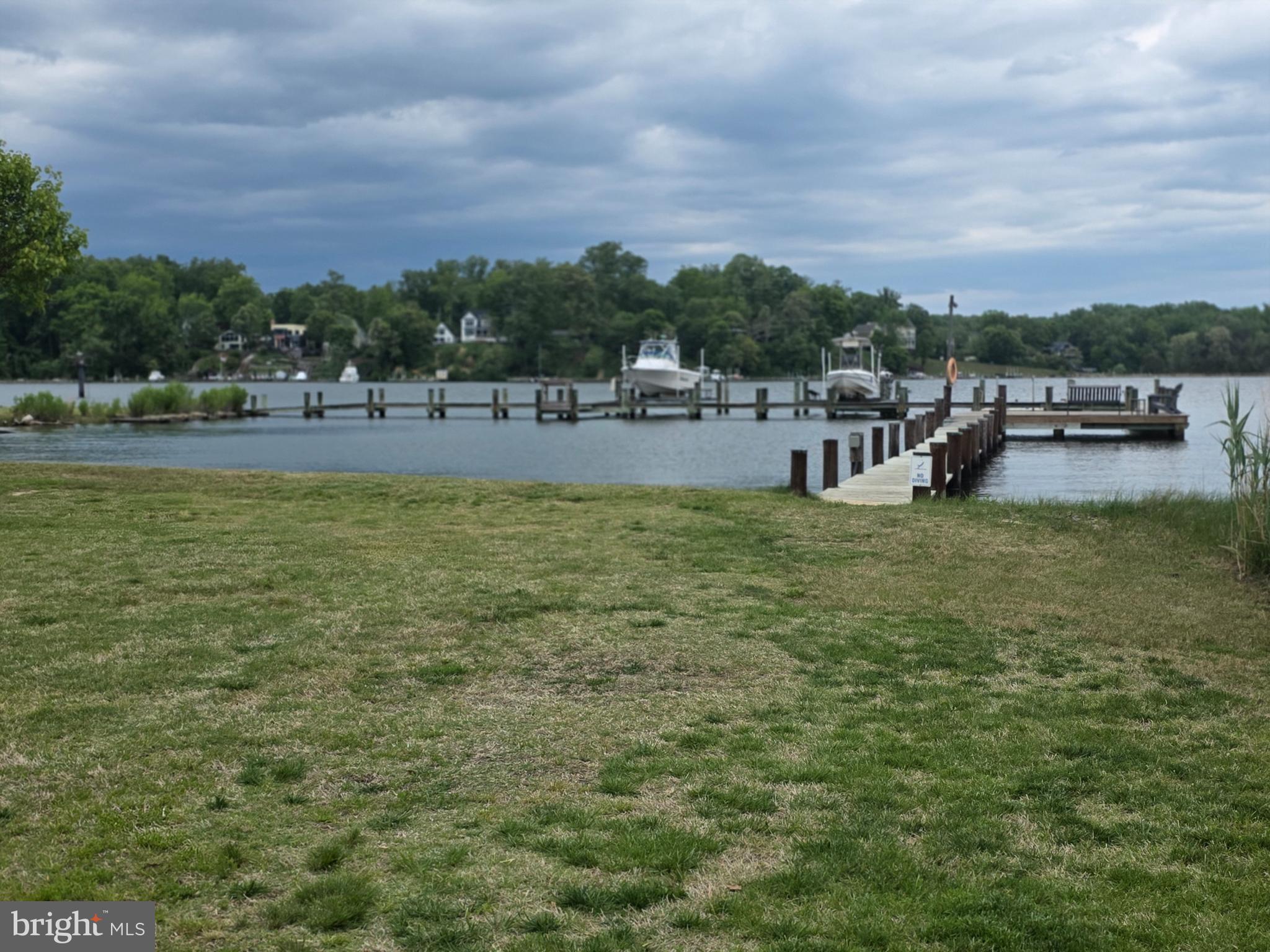 EDGEWATER BEACH - Residential