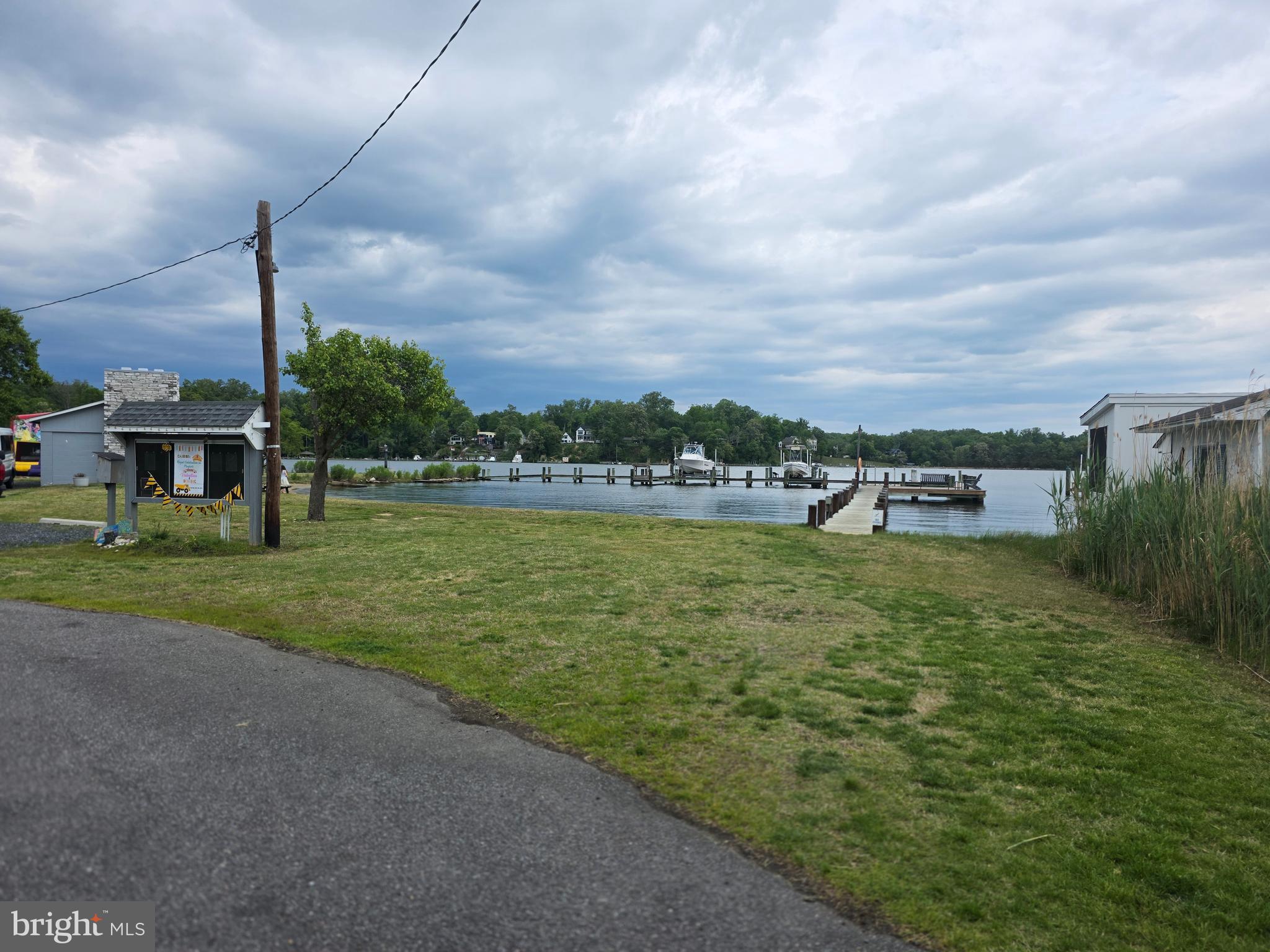 EDGEWATER BEACH - Residential