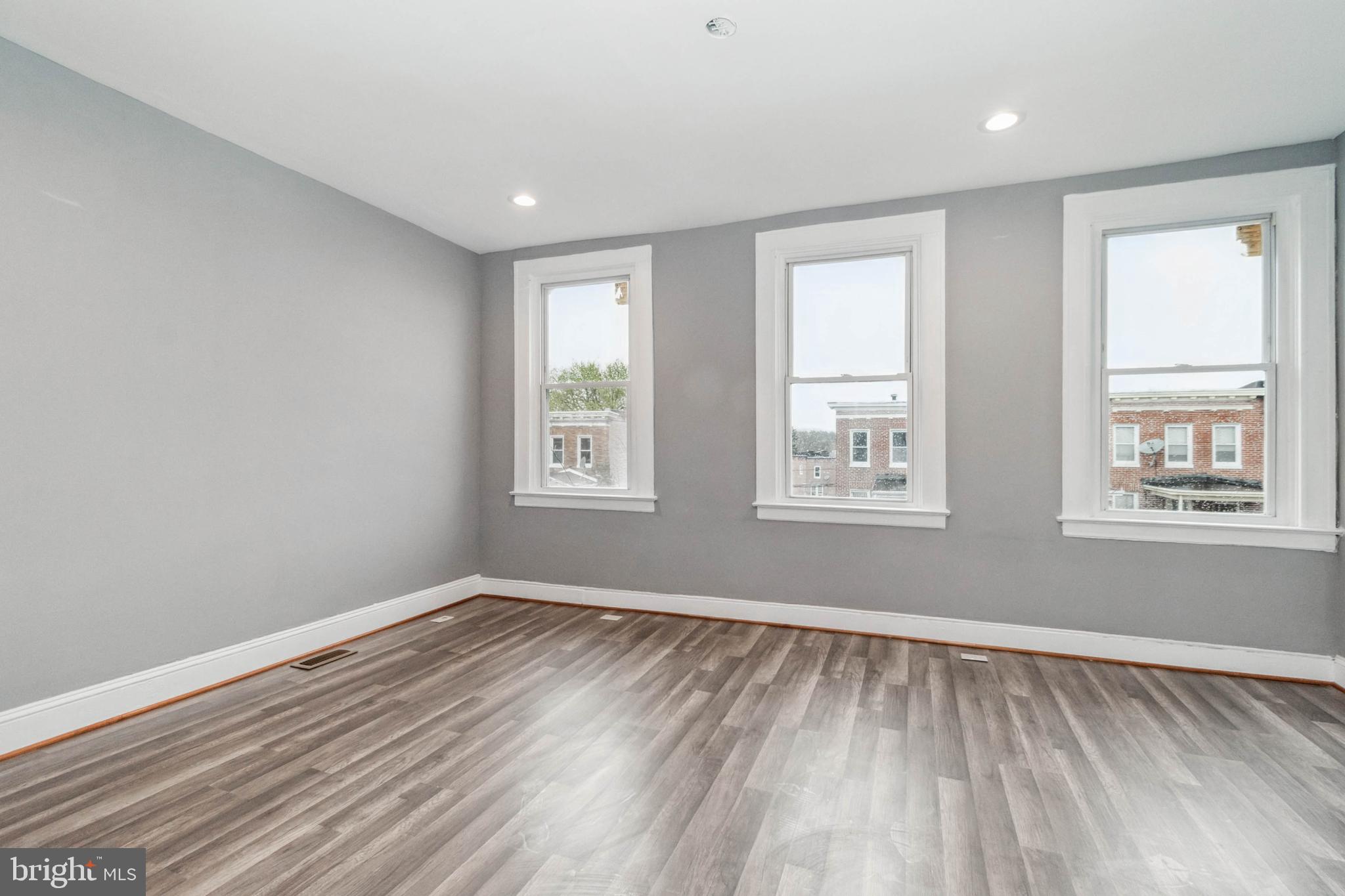 FOUR BY FOUR - Residential