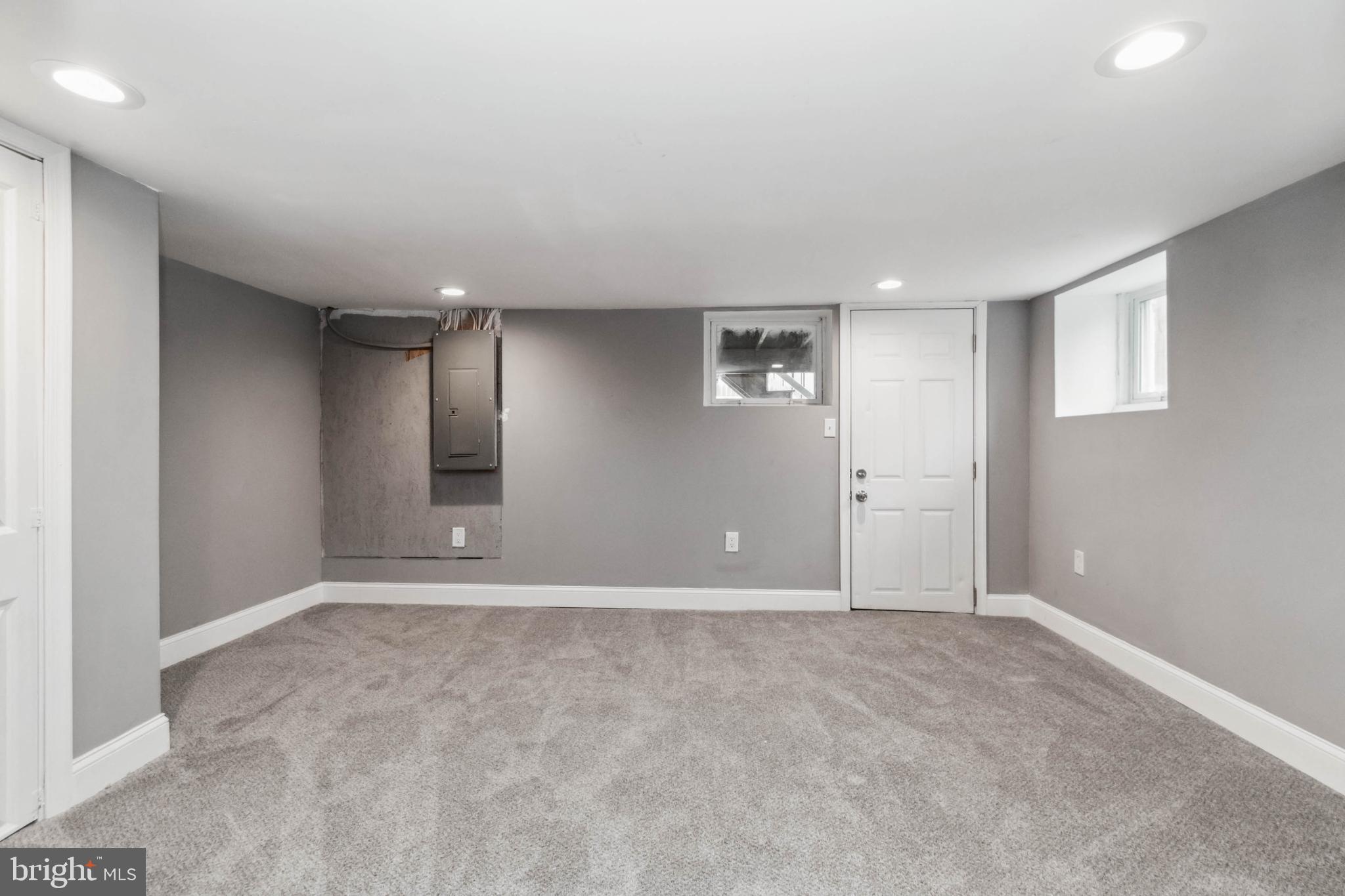 FOUR BY FOUR - Residential