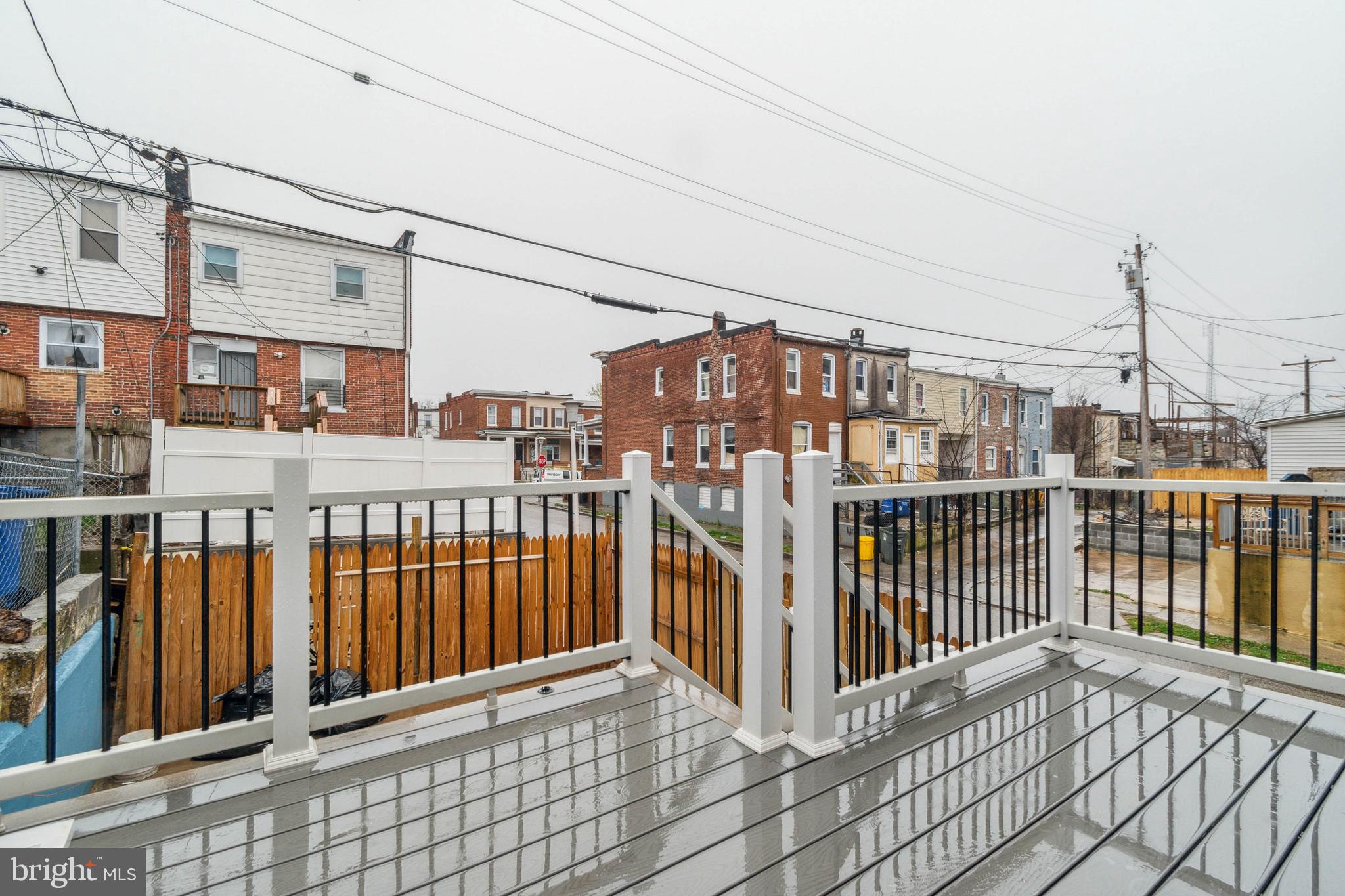 FOUR BY FOUR - Residential