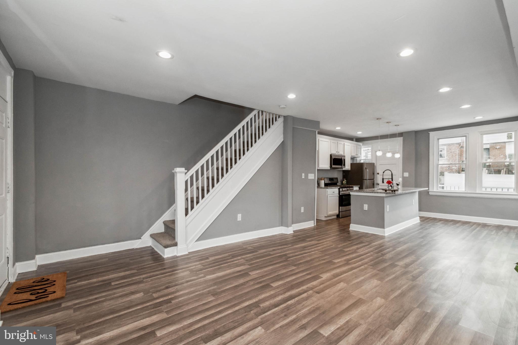 FOUR BY FOUR - Residential