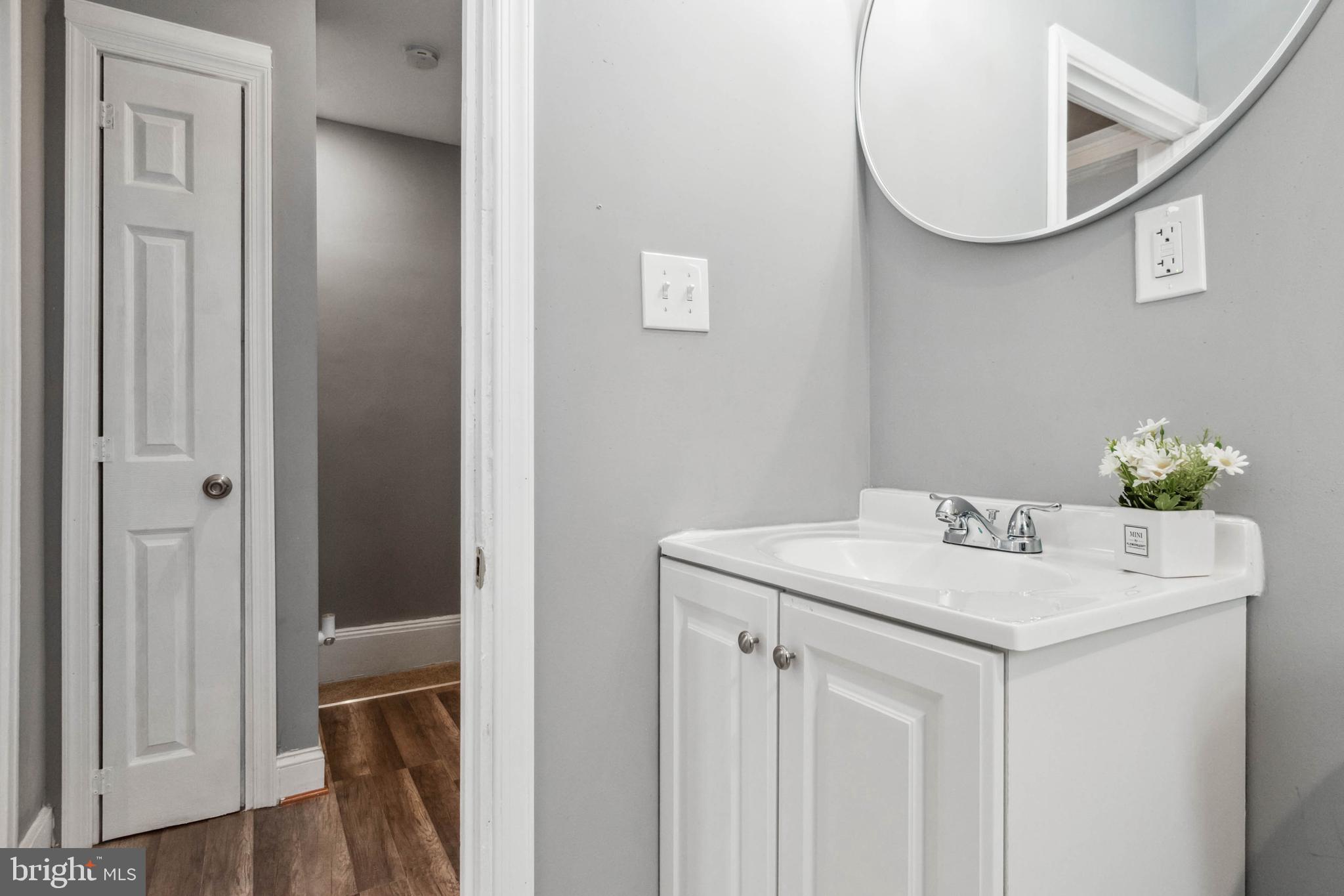 FOUR BY FOUR - Residential