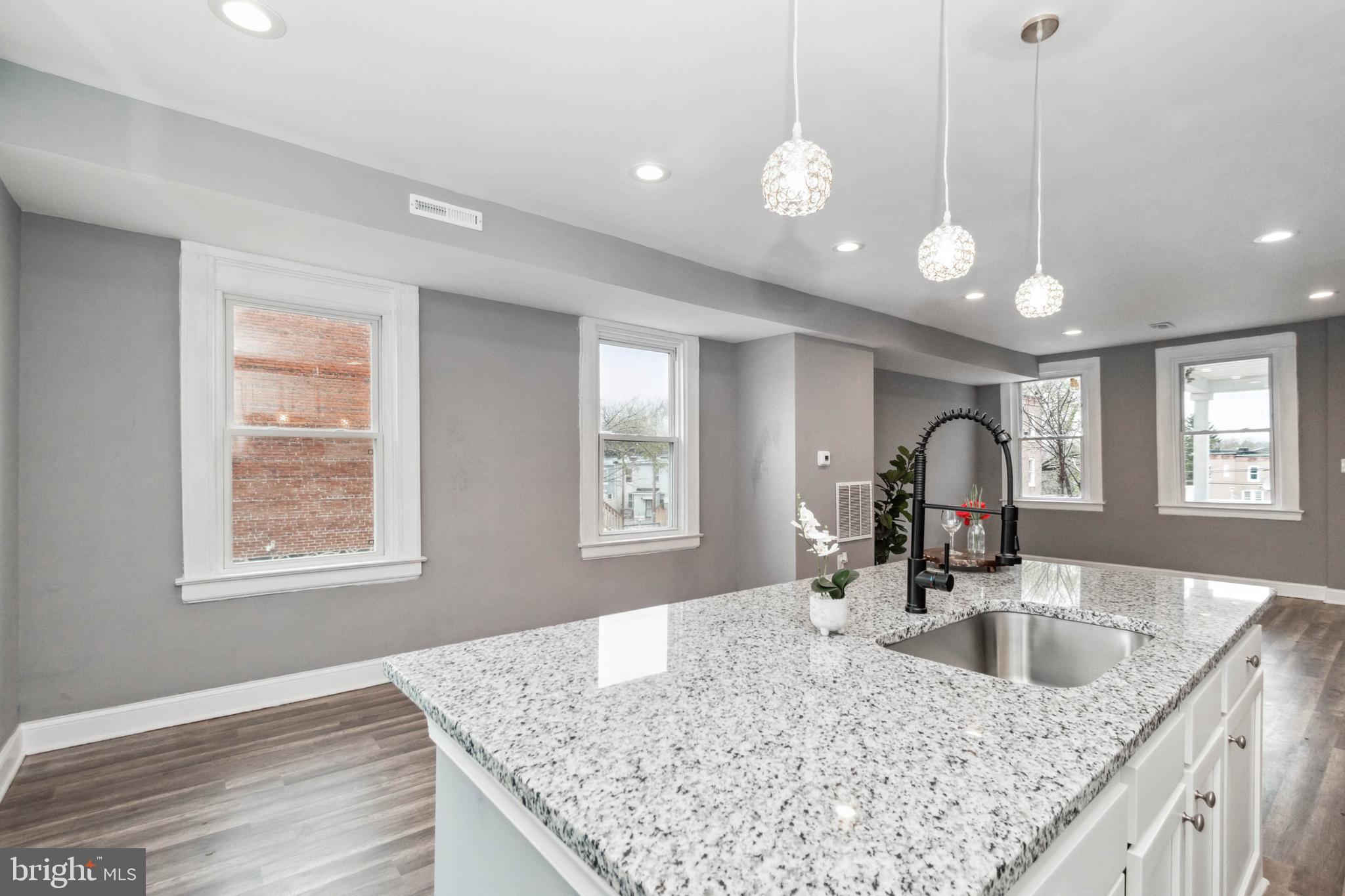 FOUR BY FOUR - Residential