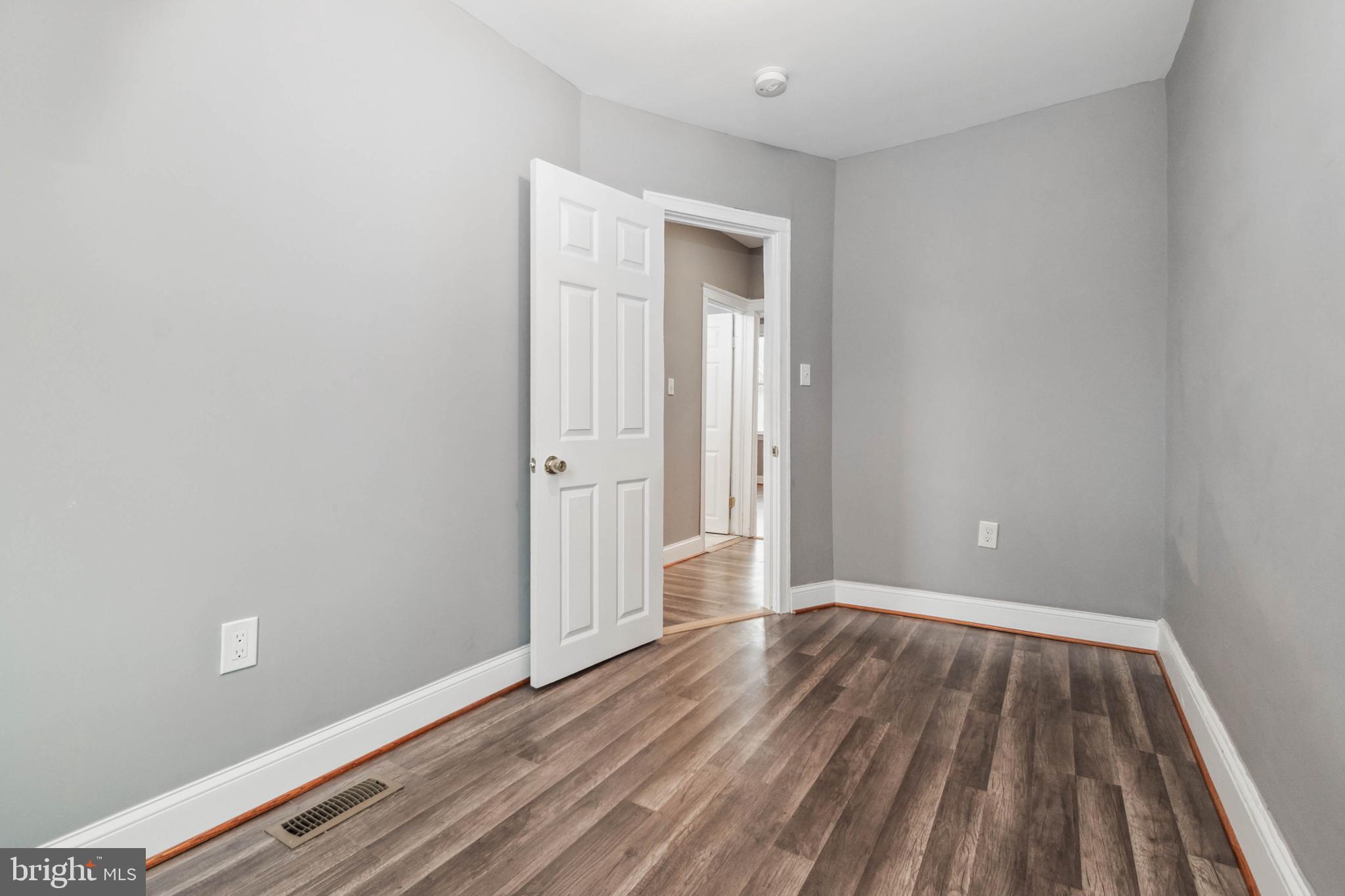 FOUR BY FOUR - Residential