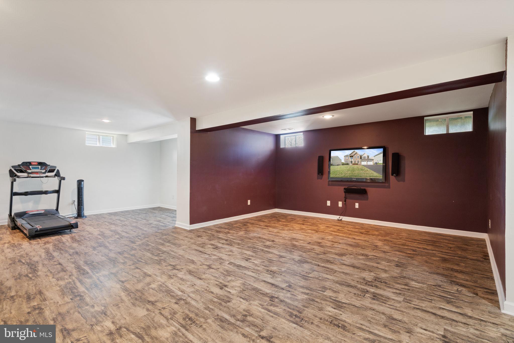 SARATOGA HUNT - Residential