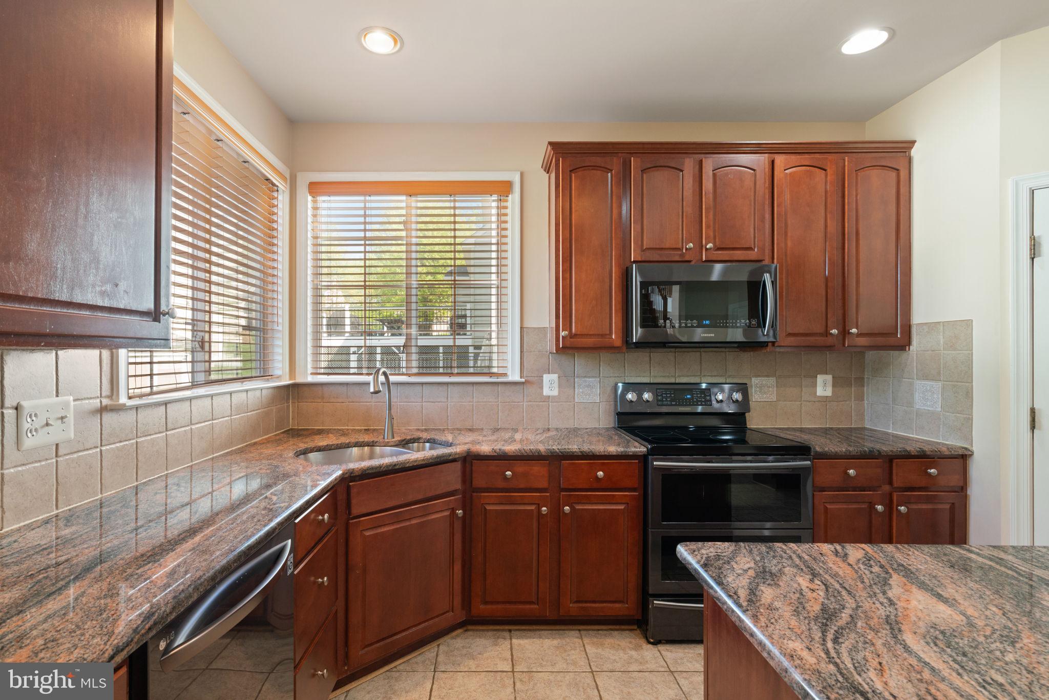 SARATOGA HUNT - Residential