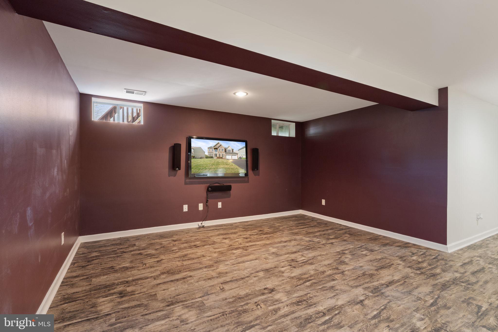 SARATOGA HUNT - Residential