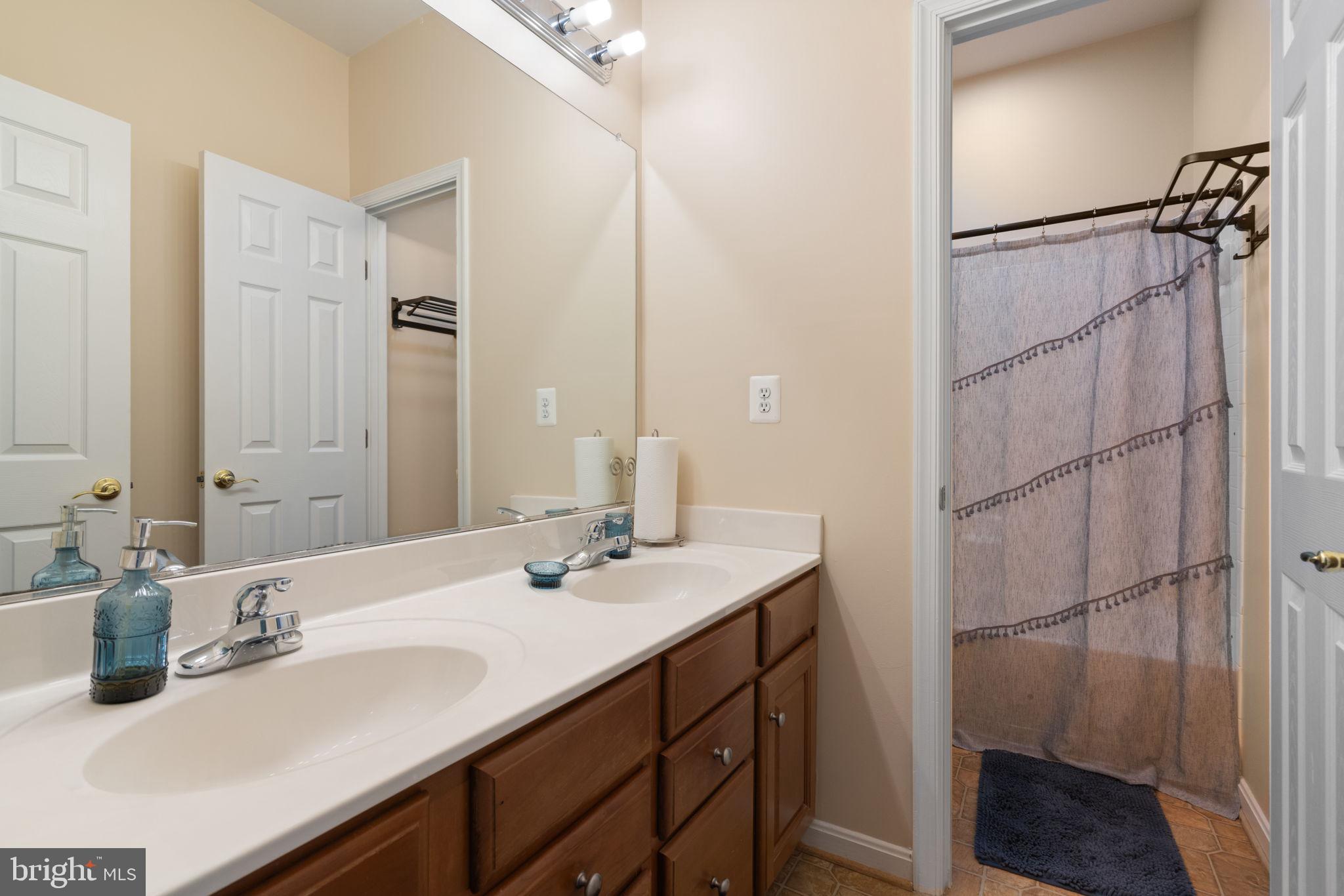 SARATOGA HUNT - Residential