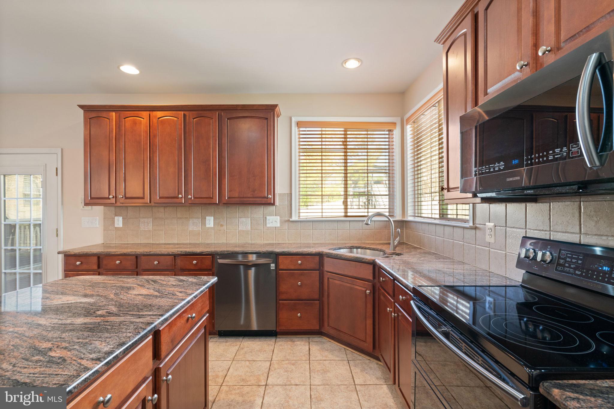 SARATOGA HUNT - Residential