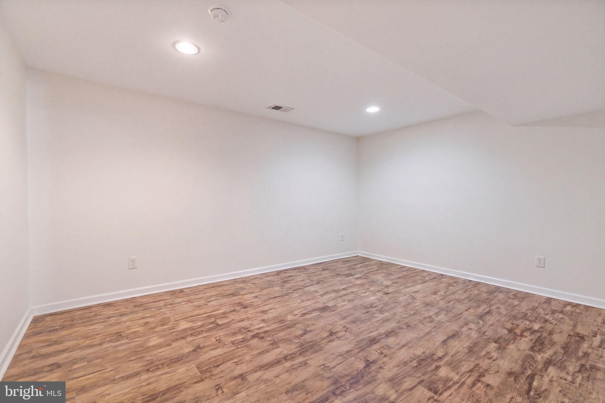 SARATOGA HUNT - Residential