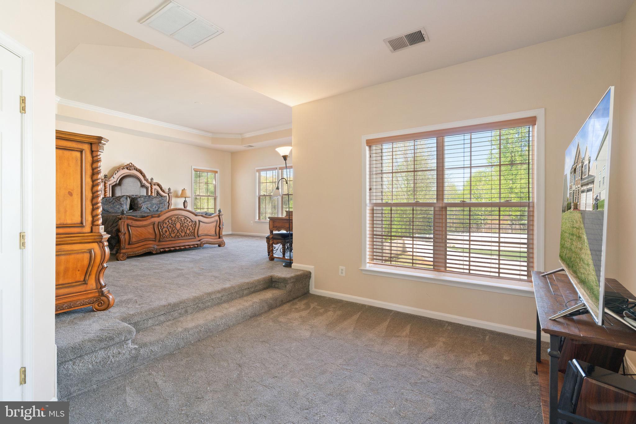 SARATOGA HUNT - Residential