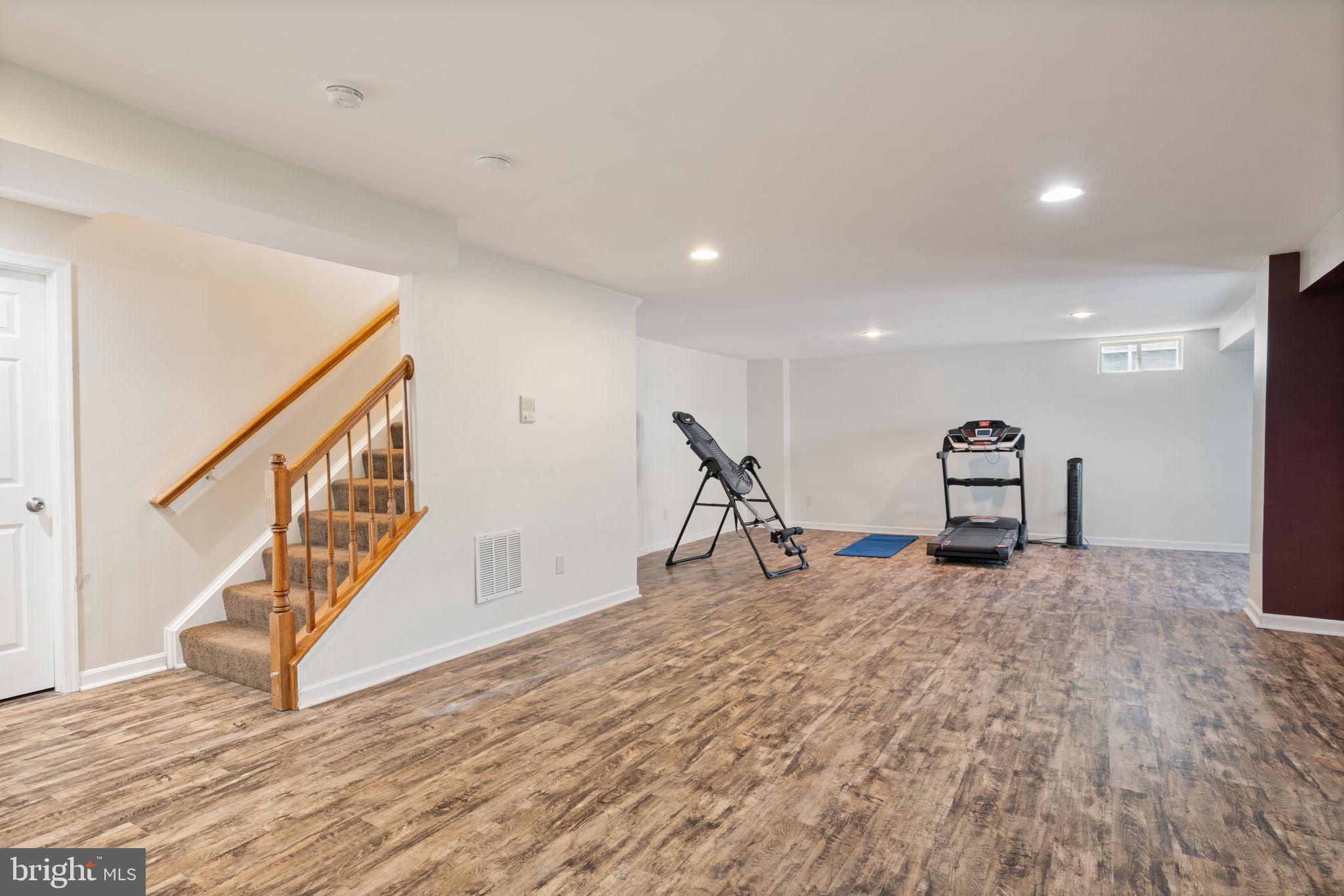 SARATOGA HUNT - Residential