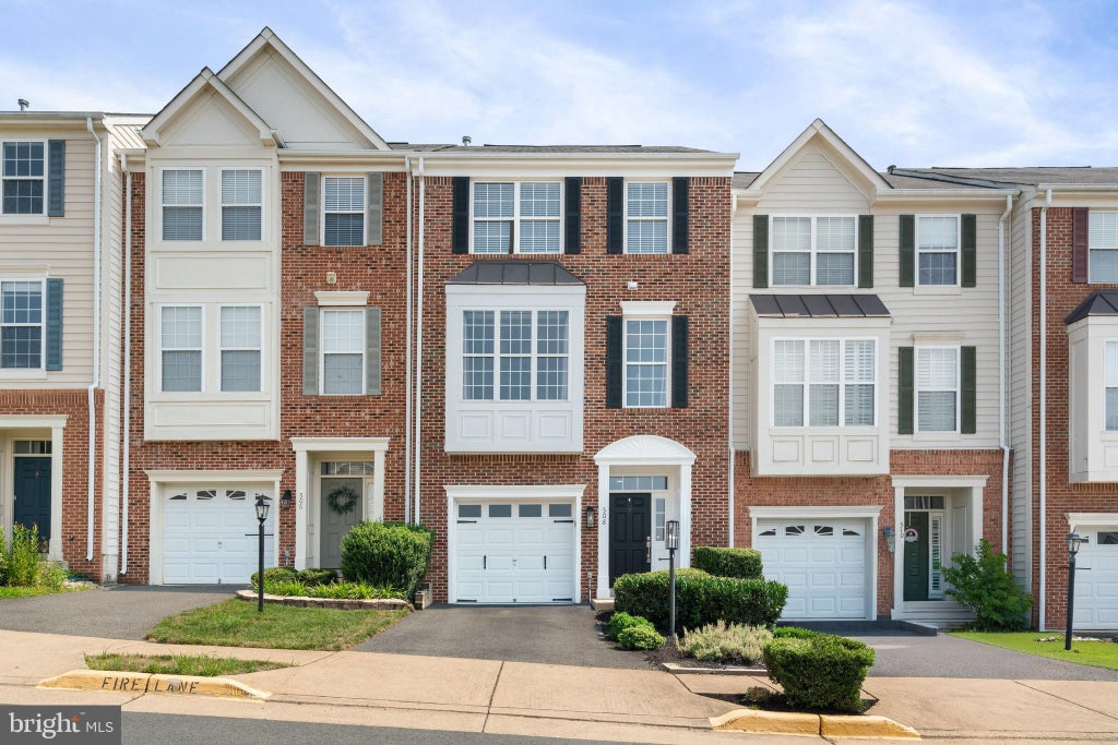 Photo of 508 Legrace Terrace NE, LEESBURG, VA 20176 (MLS # VALO2131882)