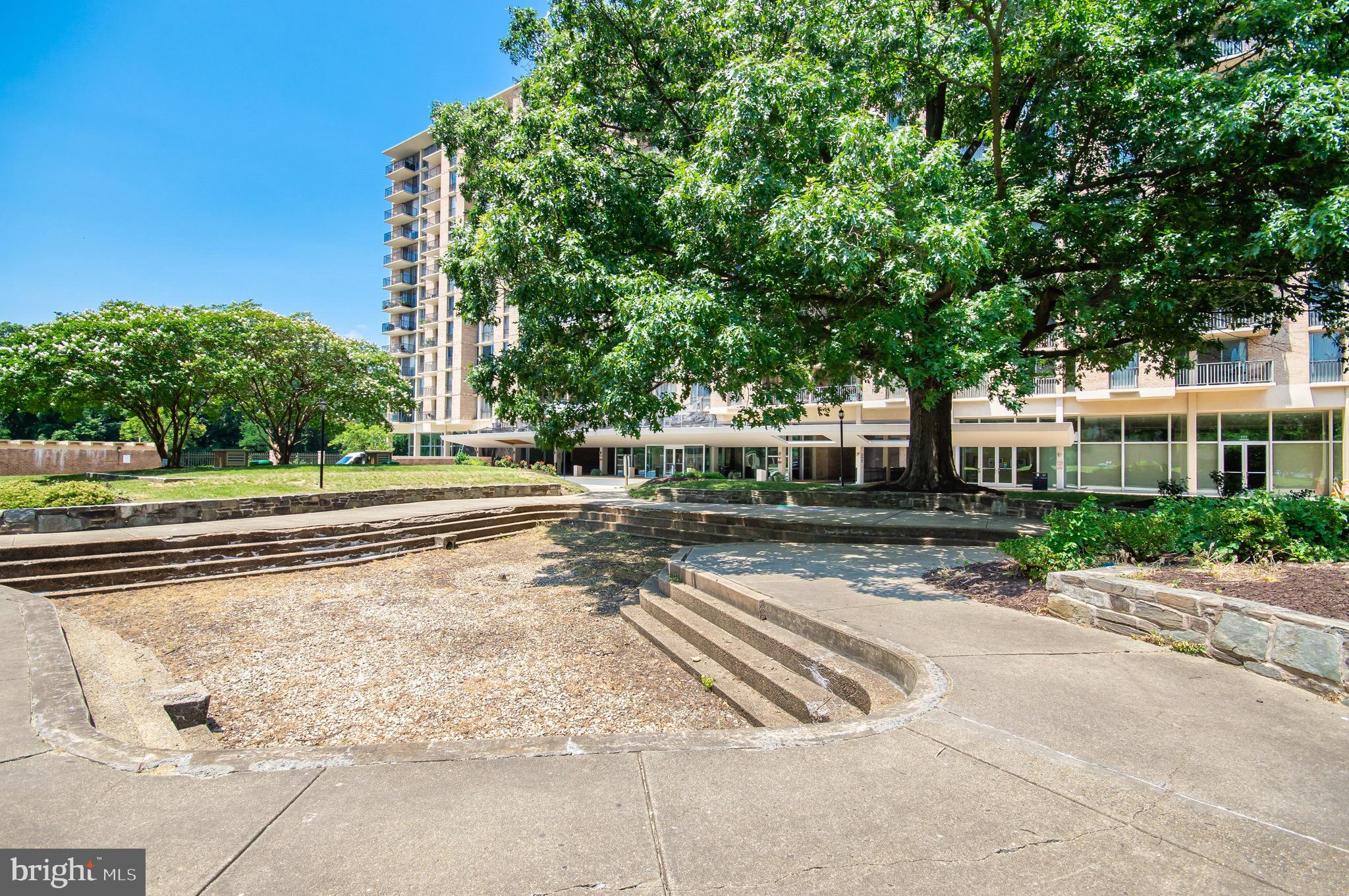 THE CARLTON - Residential