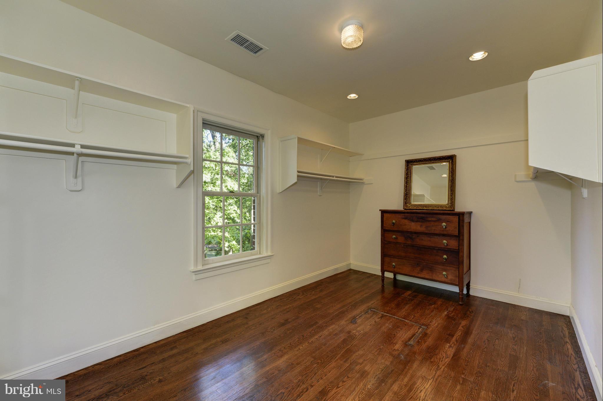 GEORGETOWN - Residential