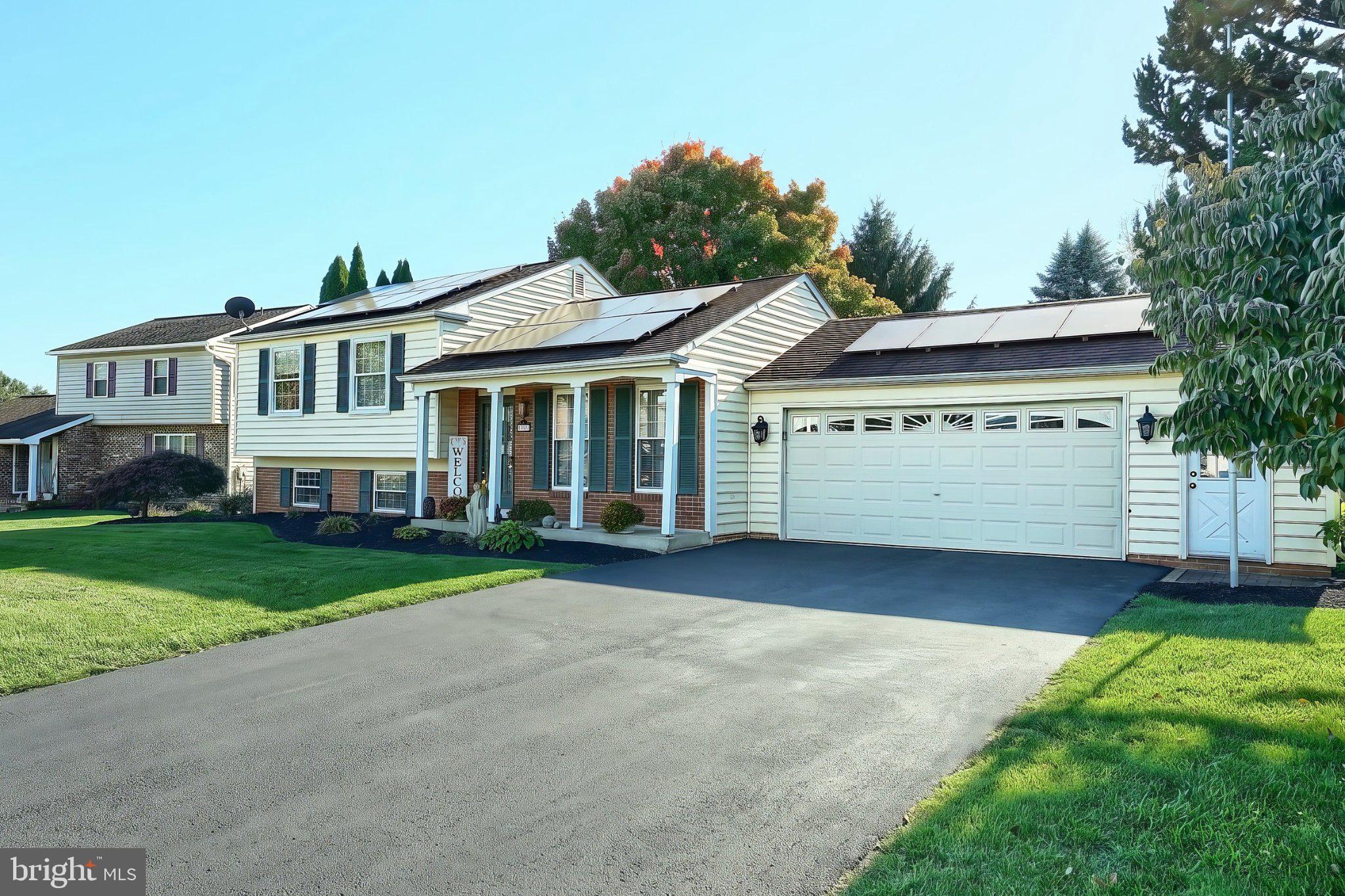 1617 YORKTOWNE DRIVE