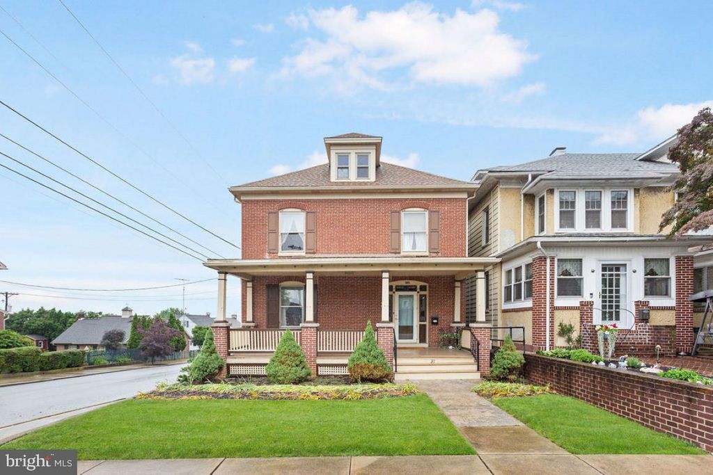 Photo of 31 4th Street, HANOVER, PA 17331 (MLS # PAYK2084318)