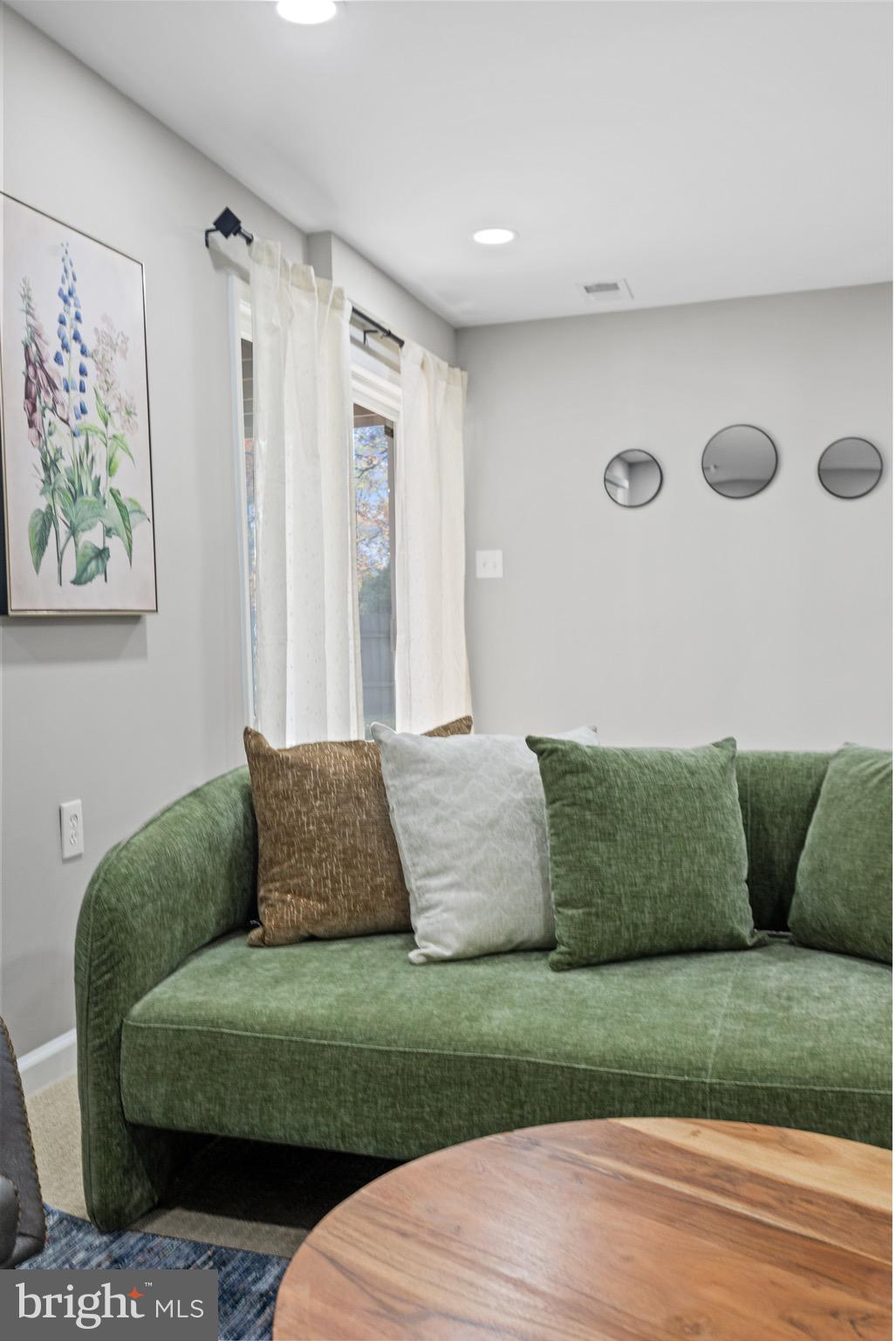 FAIRFAX VILLA - Residential