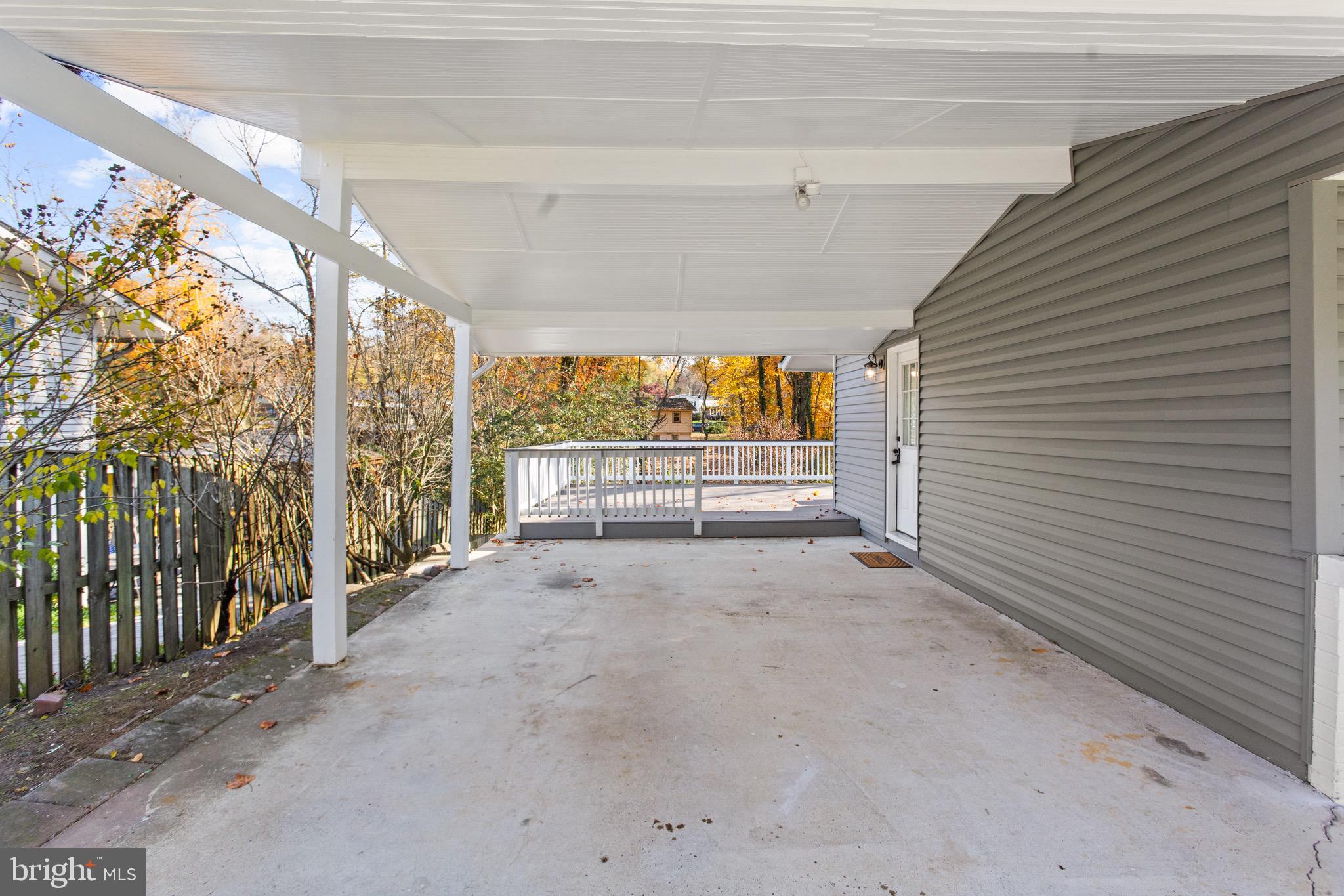 FAIRFAX VILLA - Residential