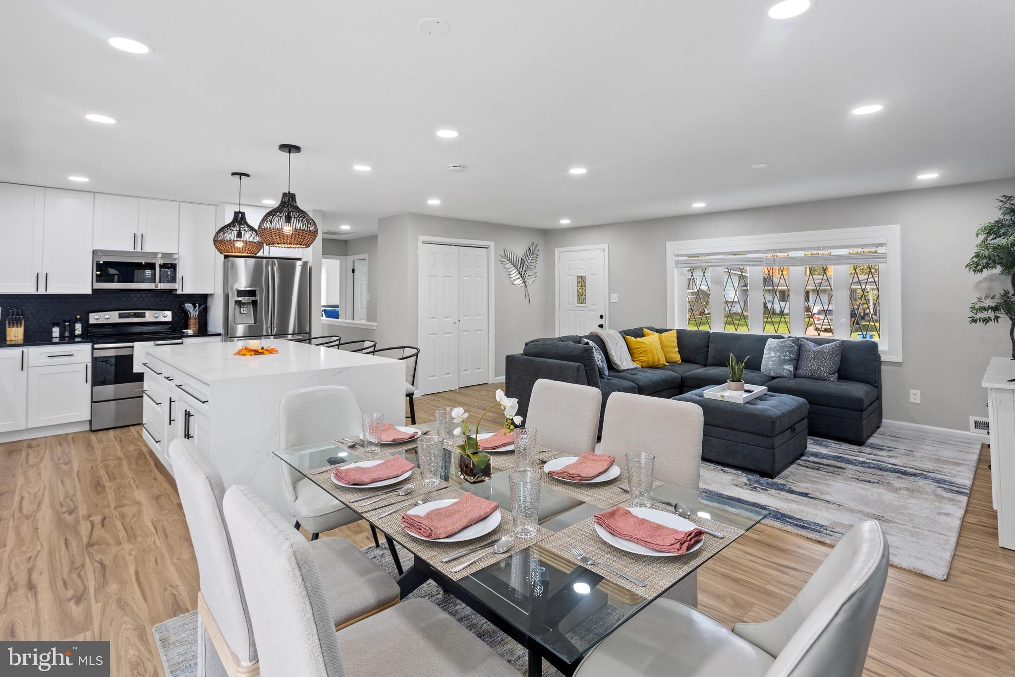 FAIRFAX VILLA - Residential