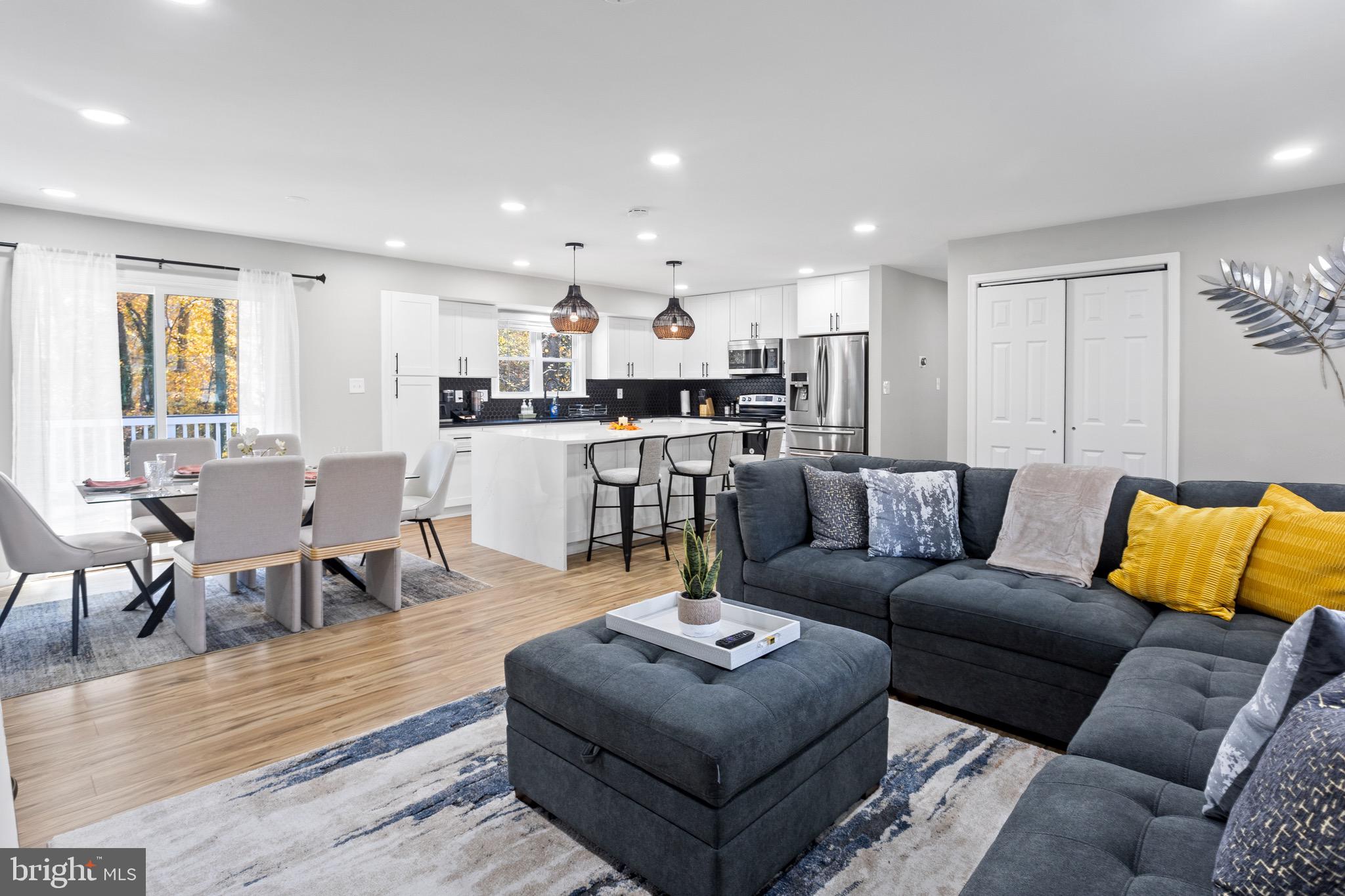 FAIRFAX VILLA - Residential