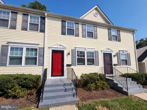 Condo For Sale - 6940 Hawthorne Street<br/> HYATTSVILLE, MD 20785