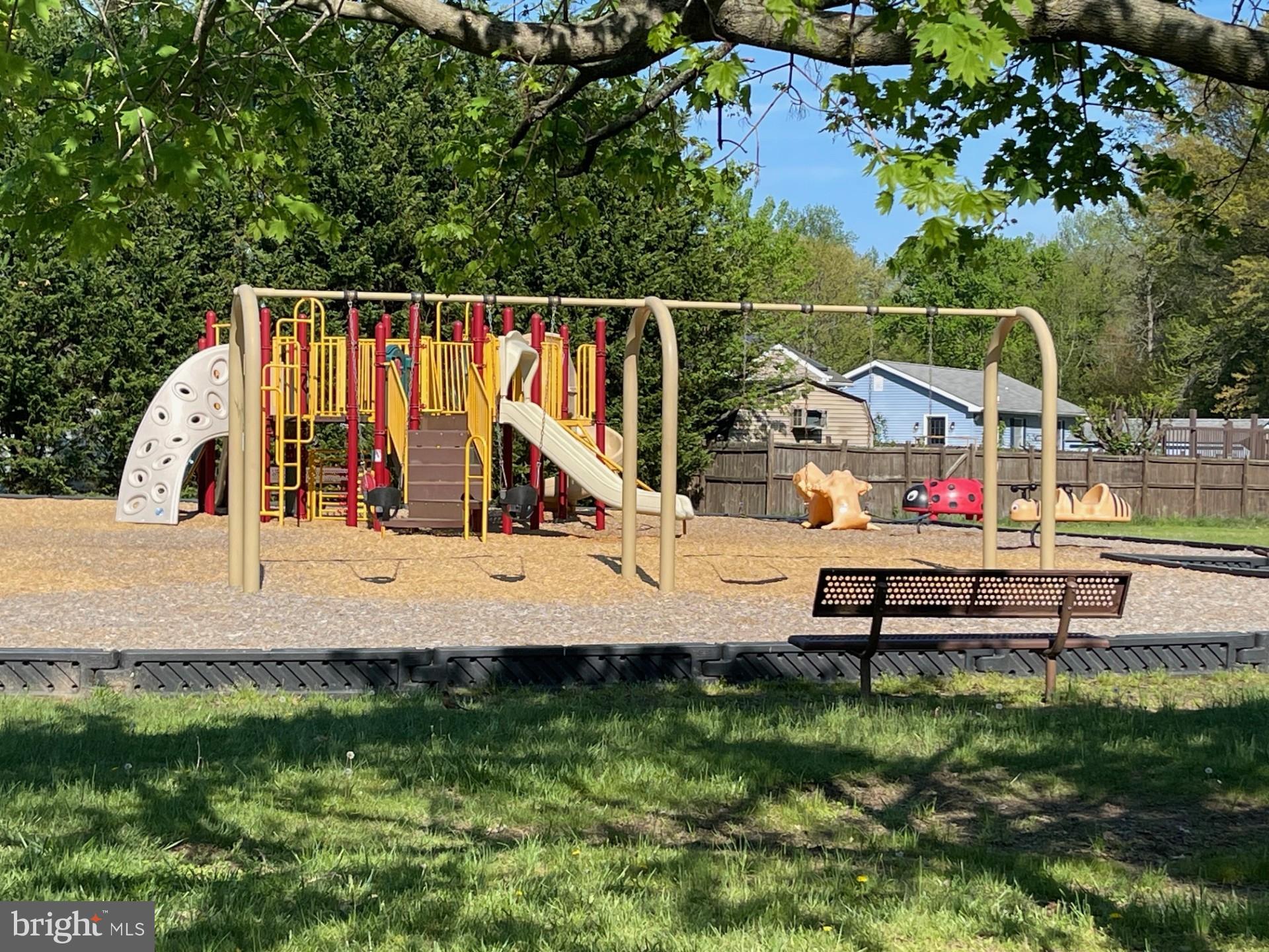 NEWARK OAKS - Residential