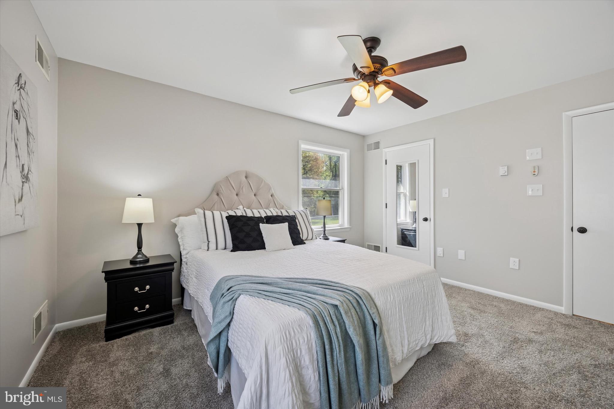 NEWARK OAKS - Residential