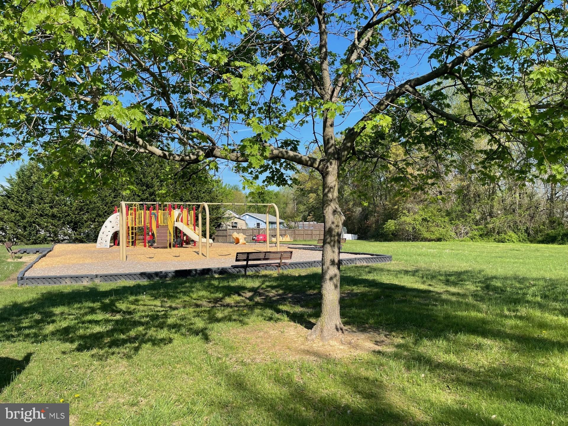 NEWARK OAKS - Residential