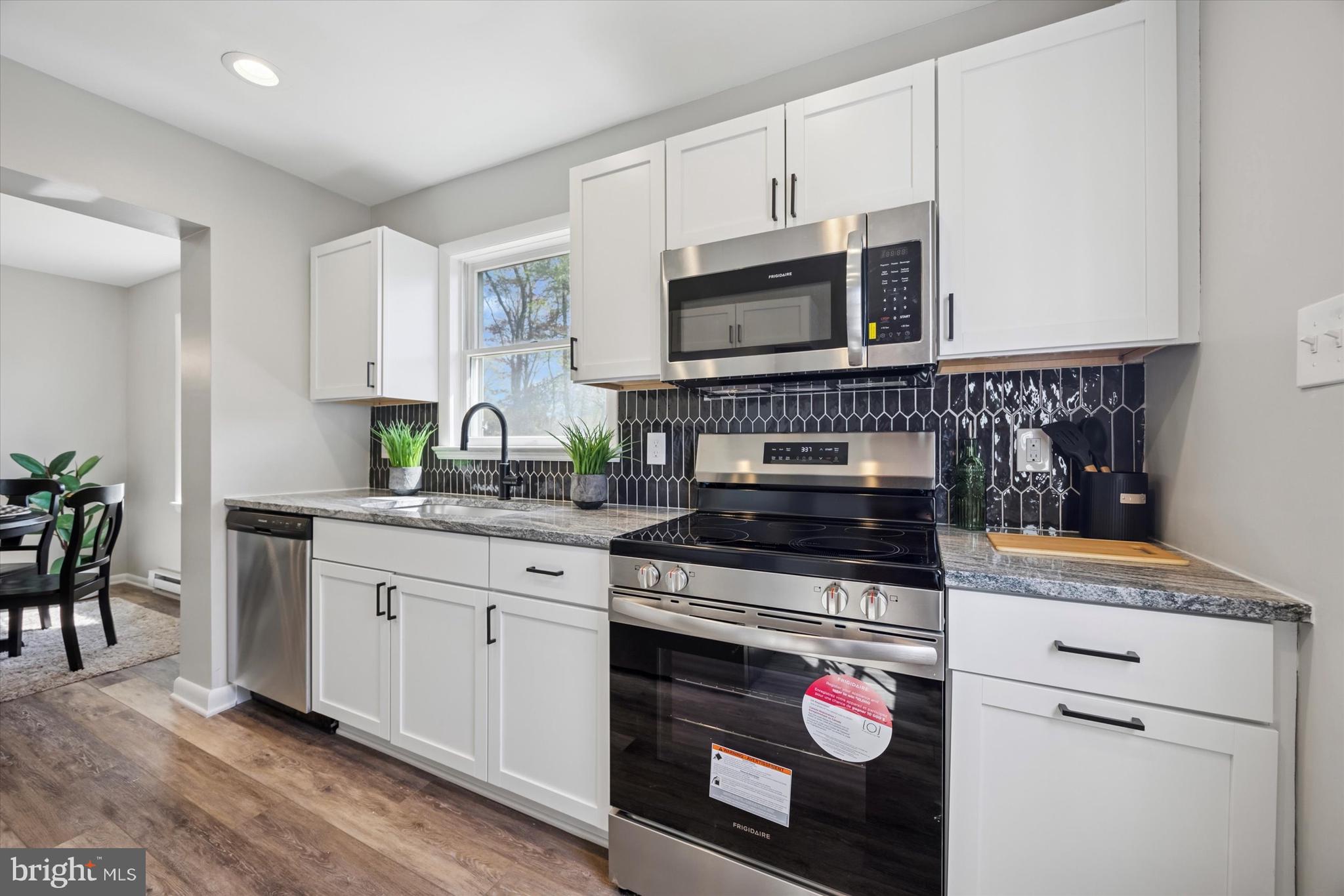 NEWARK OAKS - Residential