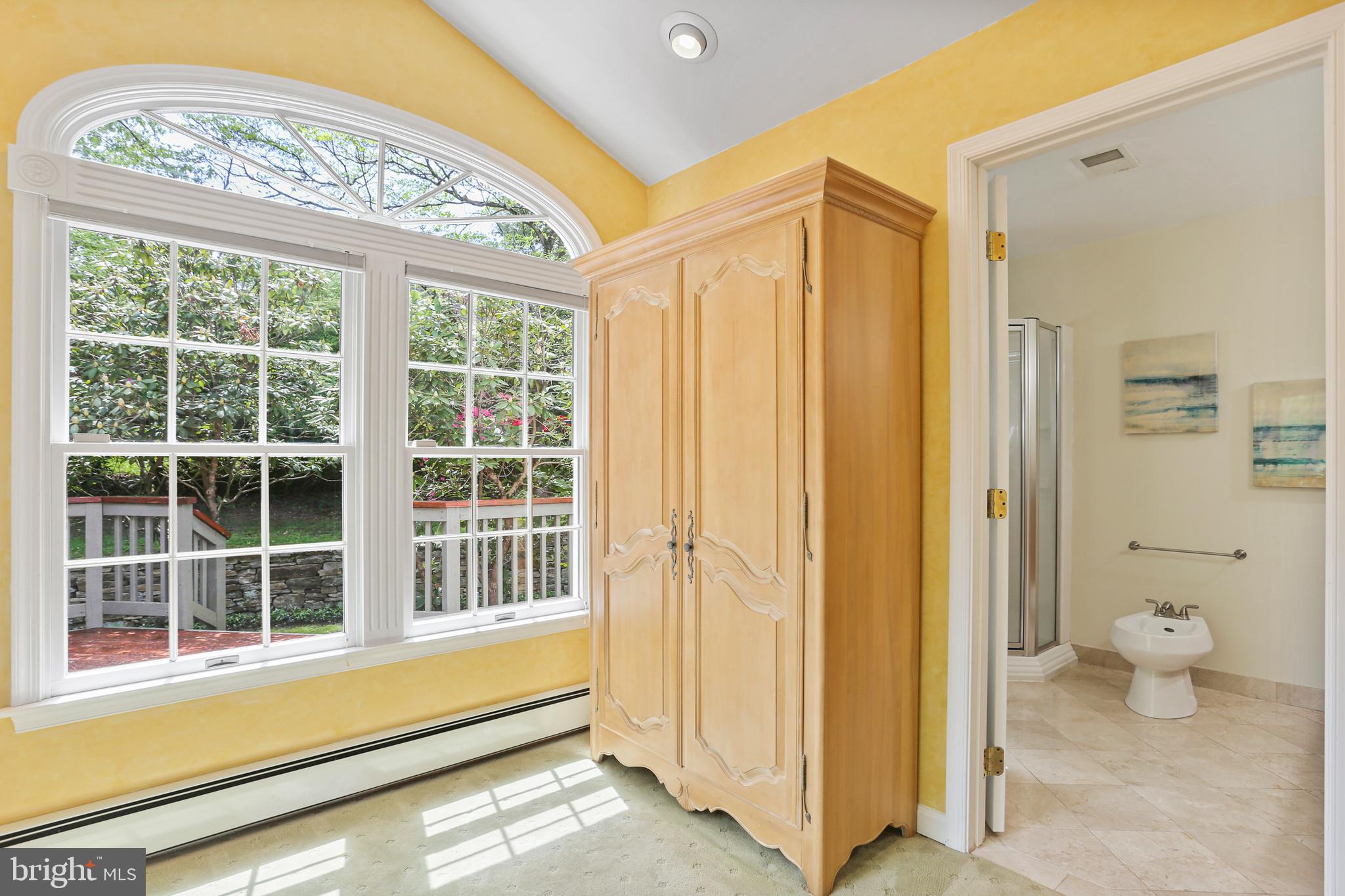 CRISWOOD MANOR - Residential