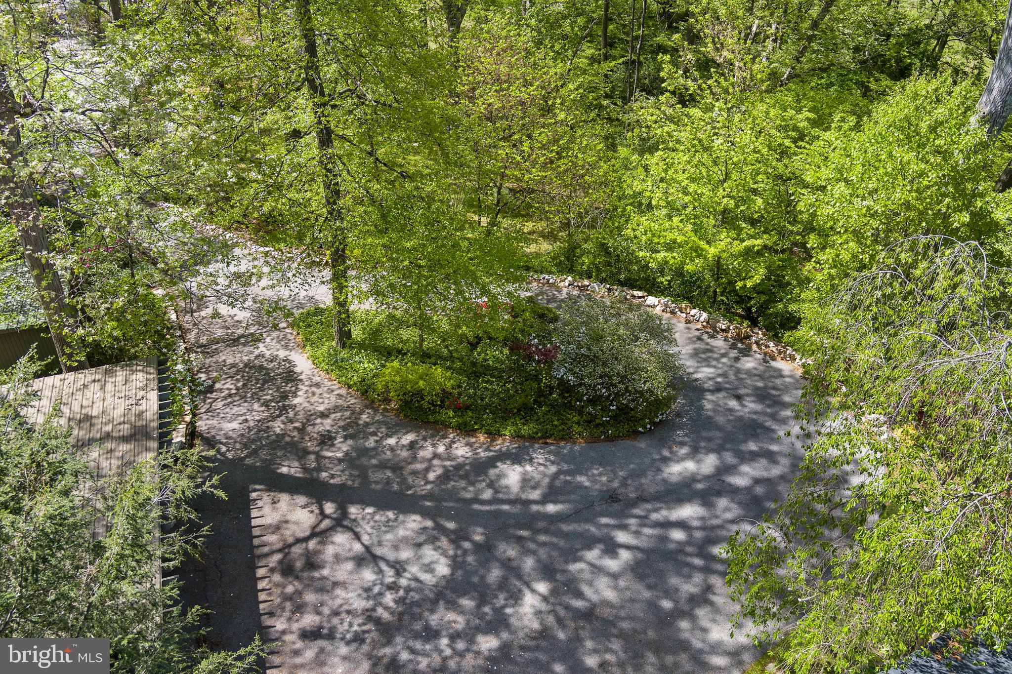 CRISWOOD MANOR - Residential