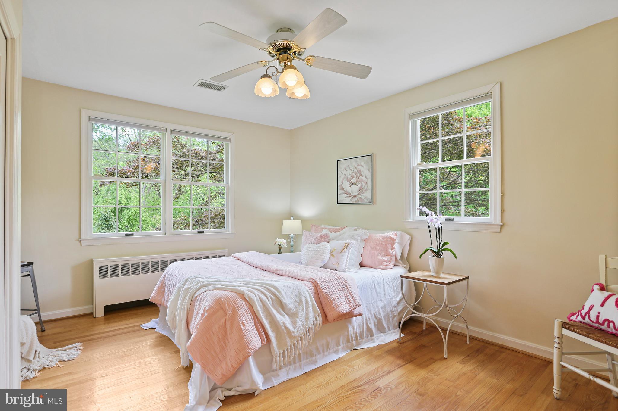 CRISWOOD MANOR - Residential