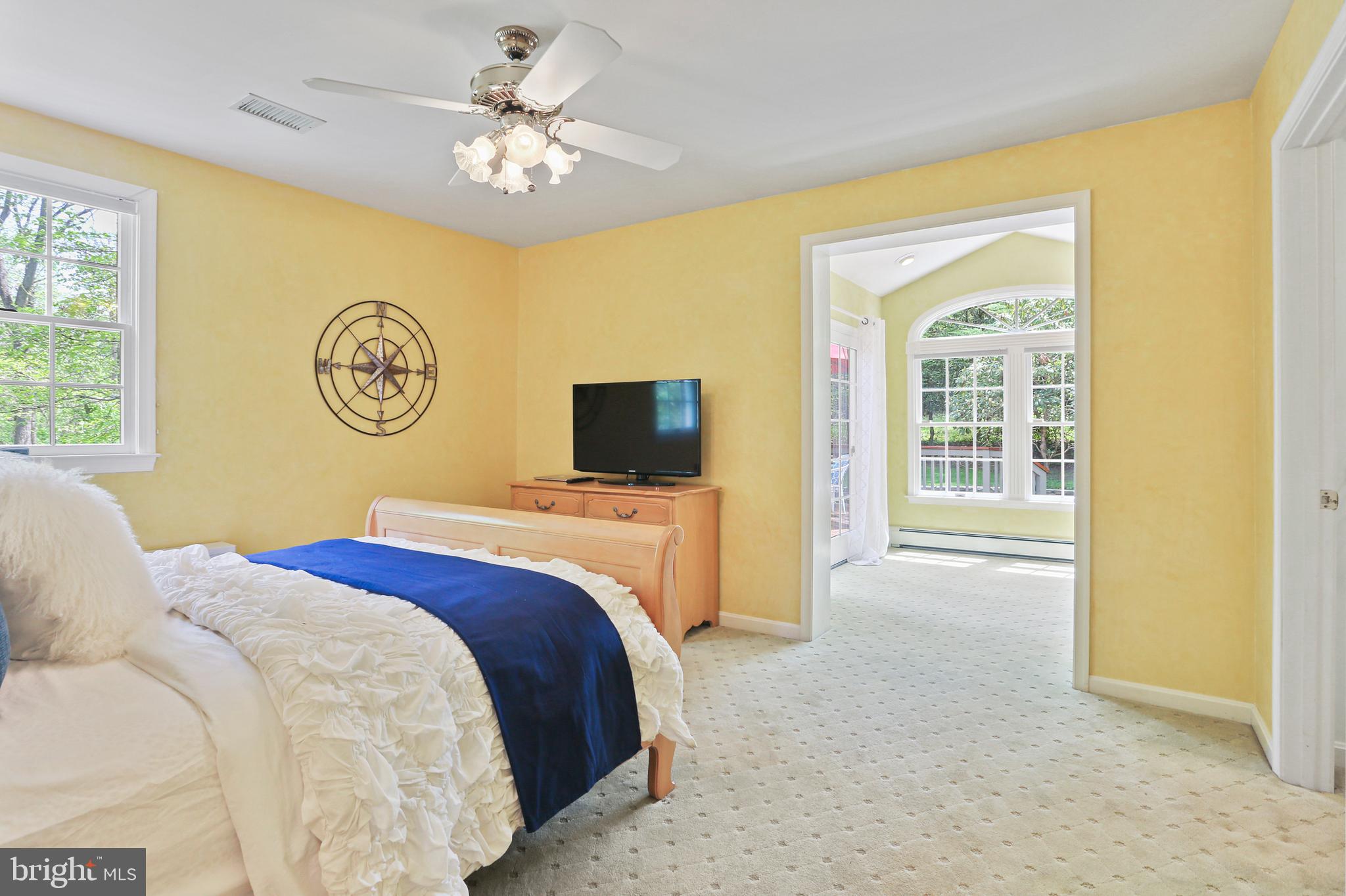 CRISWOOD MANOR - Residential