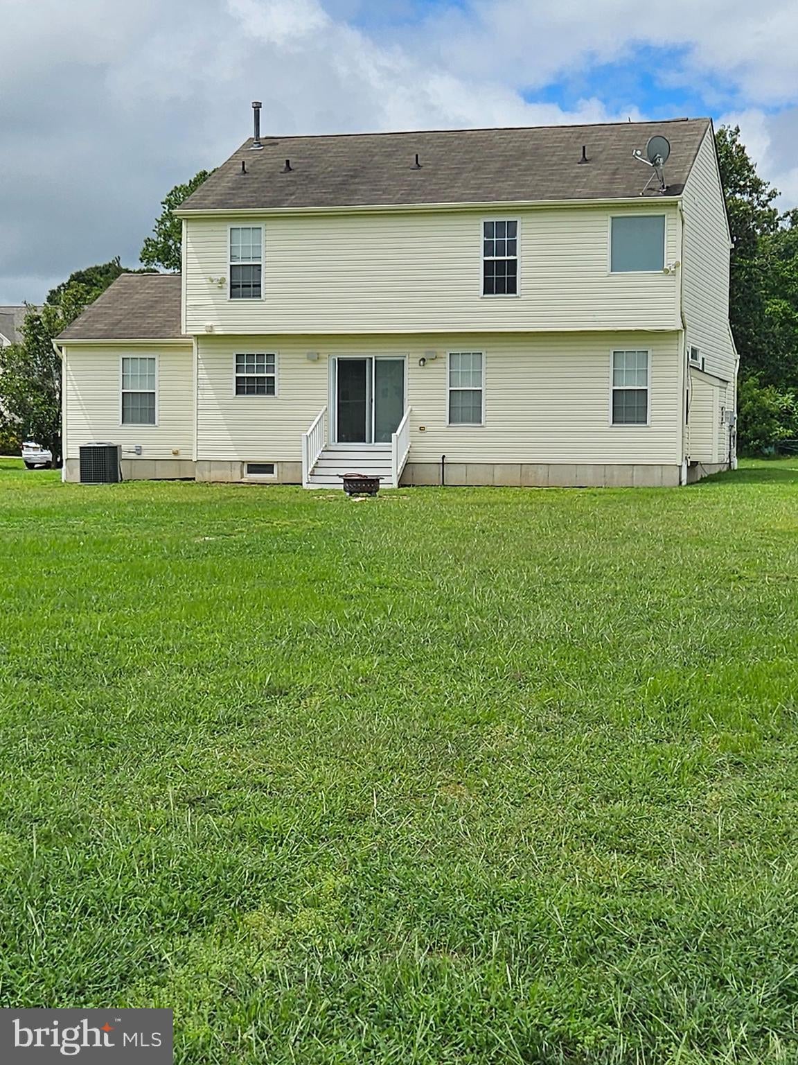 1079 FAWN DRIVE