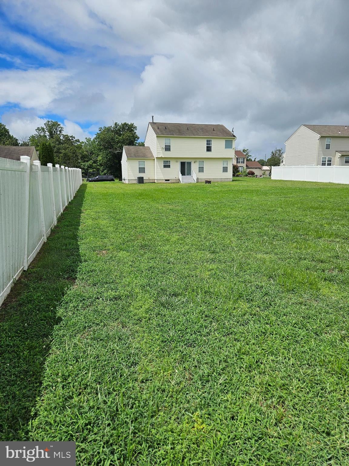 1079 FAWN DRIVE