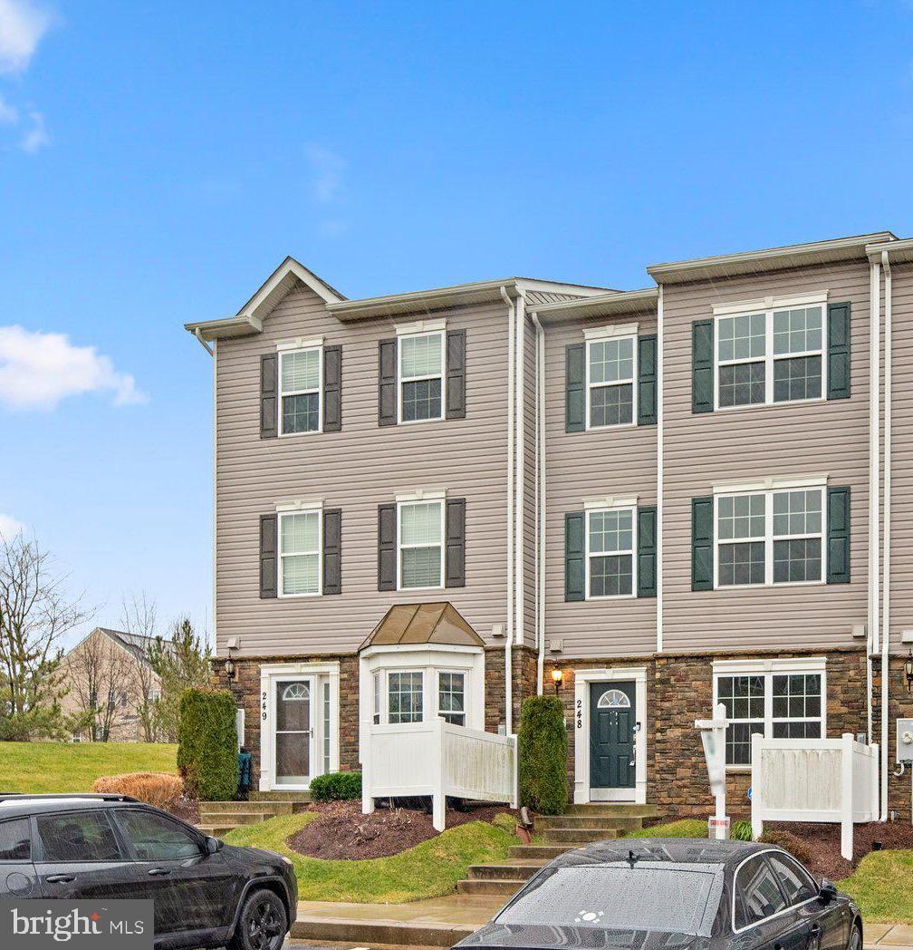 RESERVOIR RIDGE - Residential