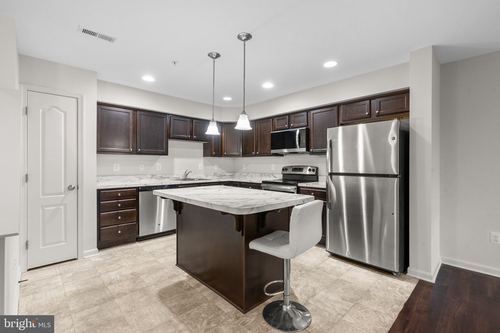 RESERVOIR RIDGE - Residential