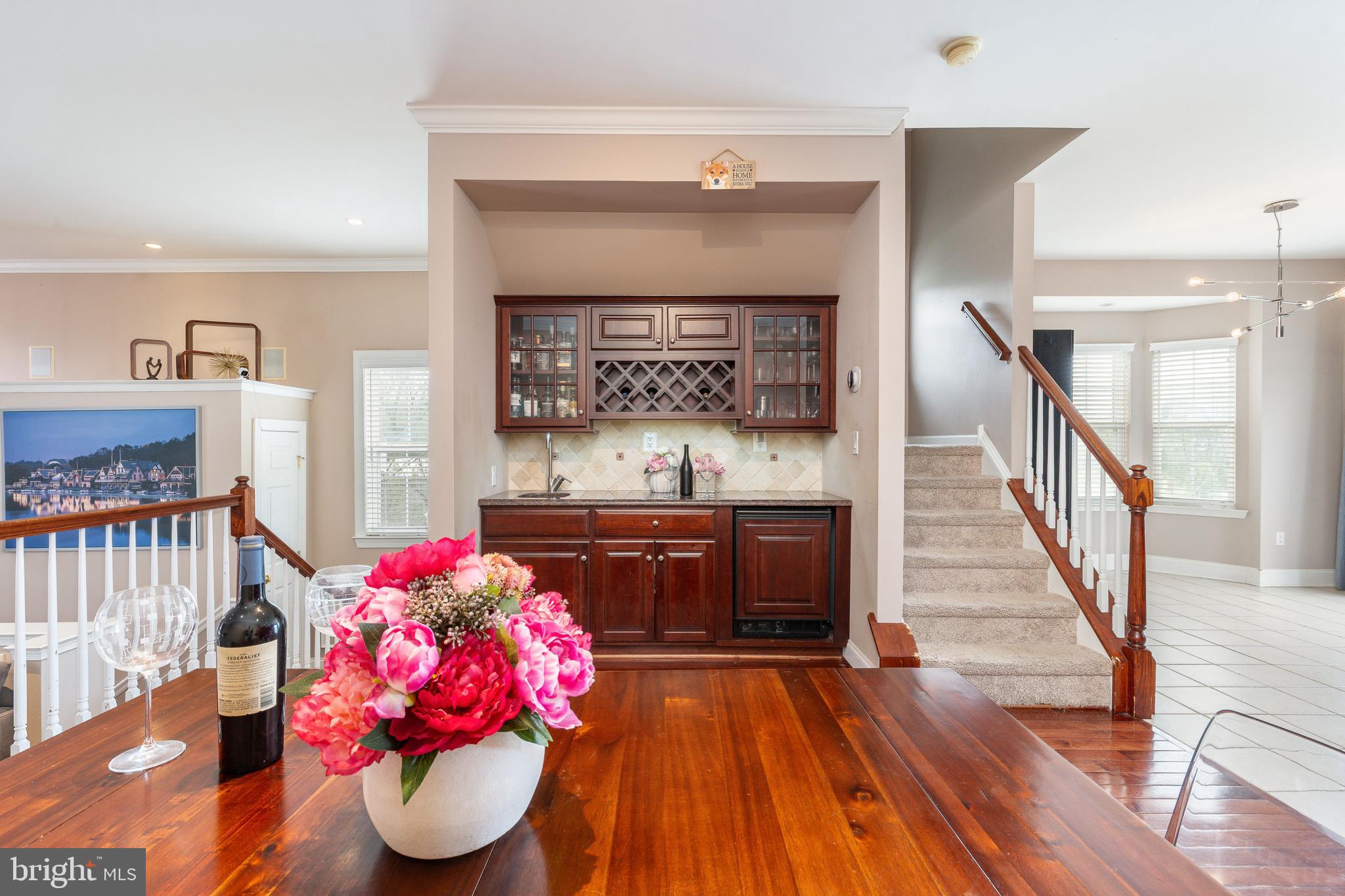 FREEDLEY SQUARE - Residential