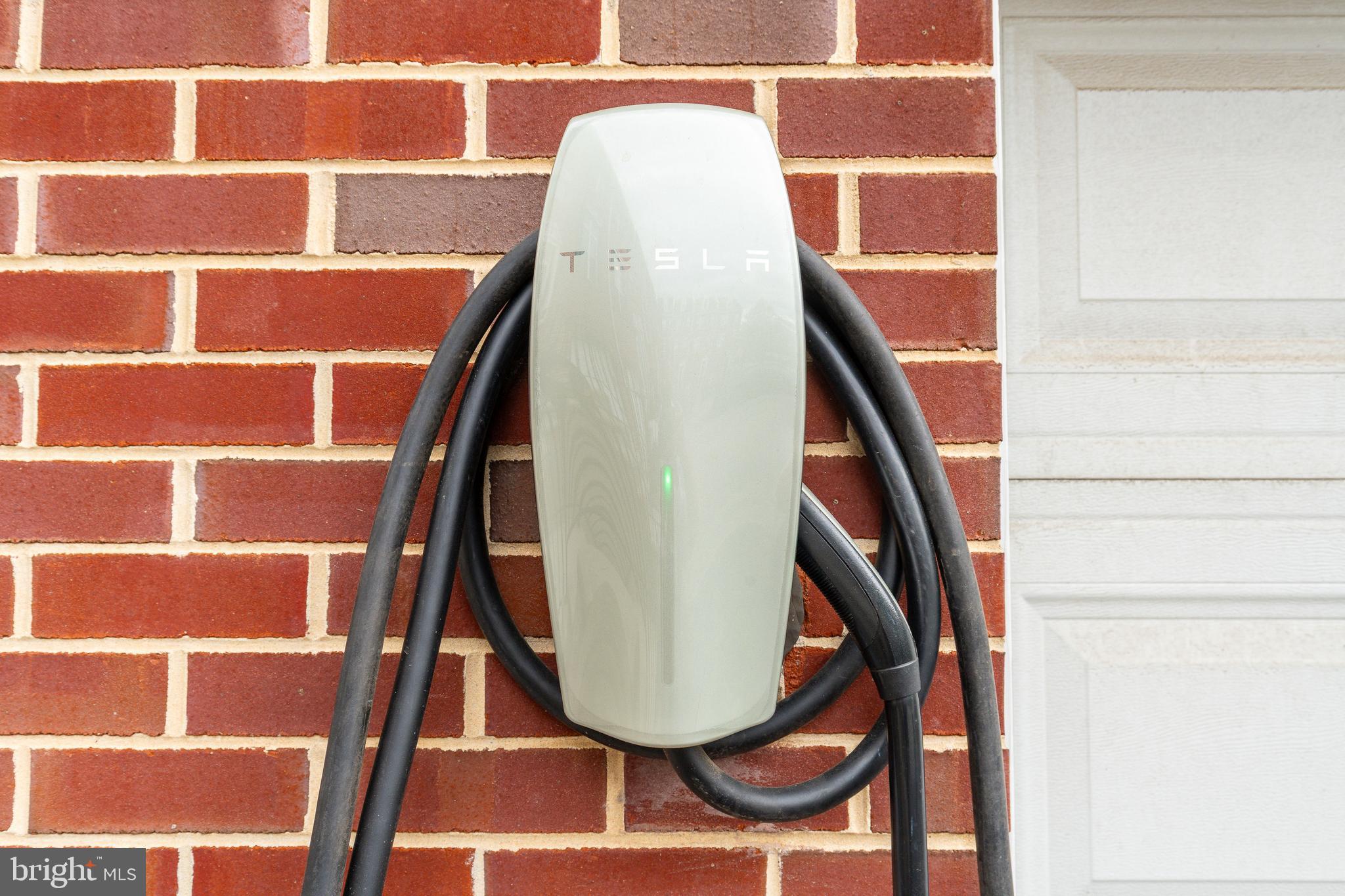 FREEDLEY SQUARE - Residential