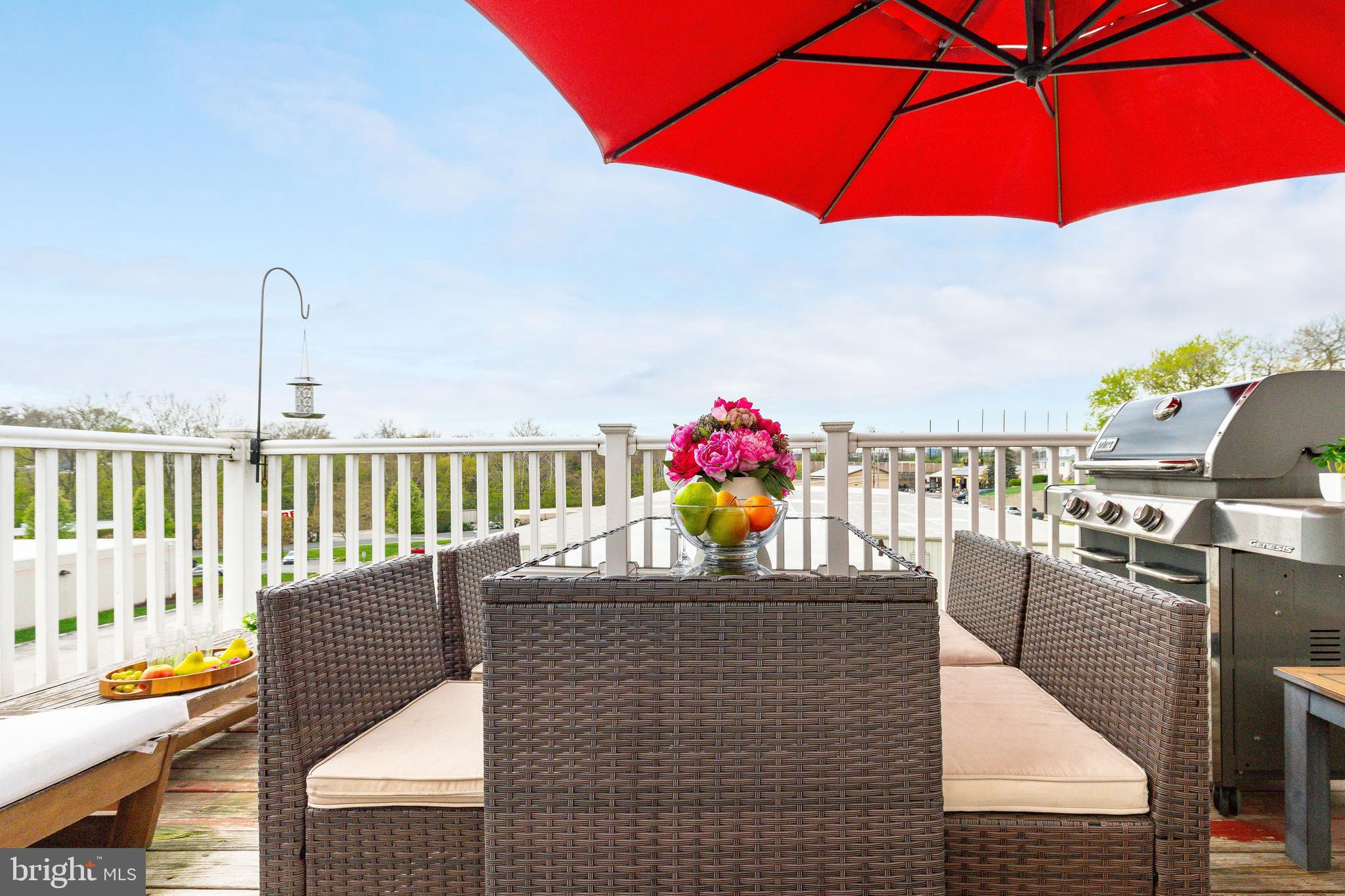 FREEDLEY SQUARE - Residential