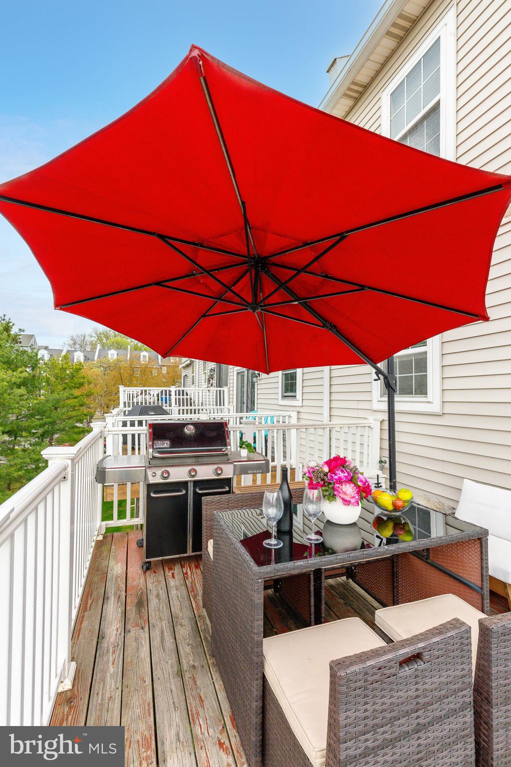 FREEDLEY SQUARE - Residential