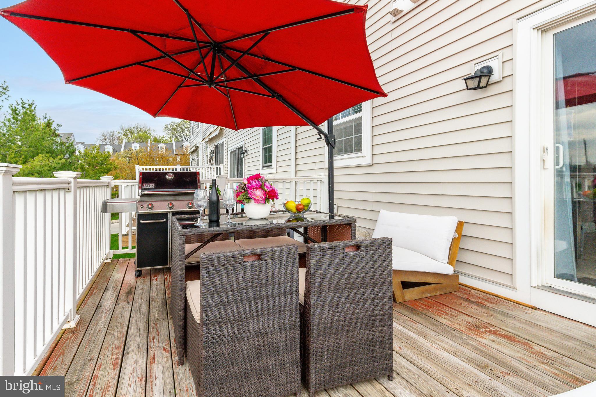 FREEDLEY SQUARE - Residential