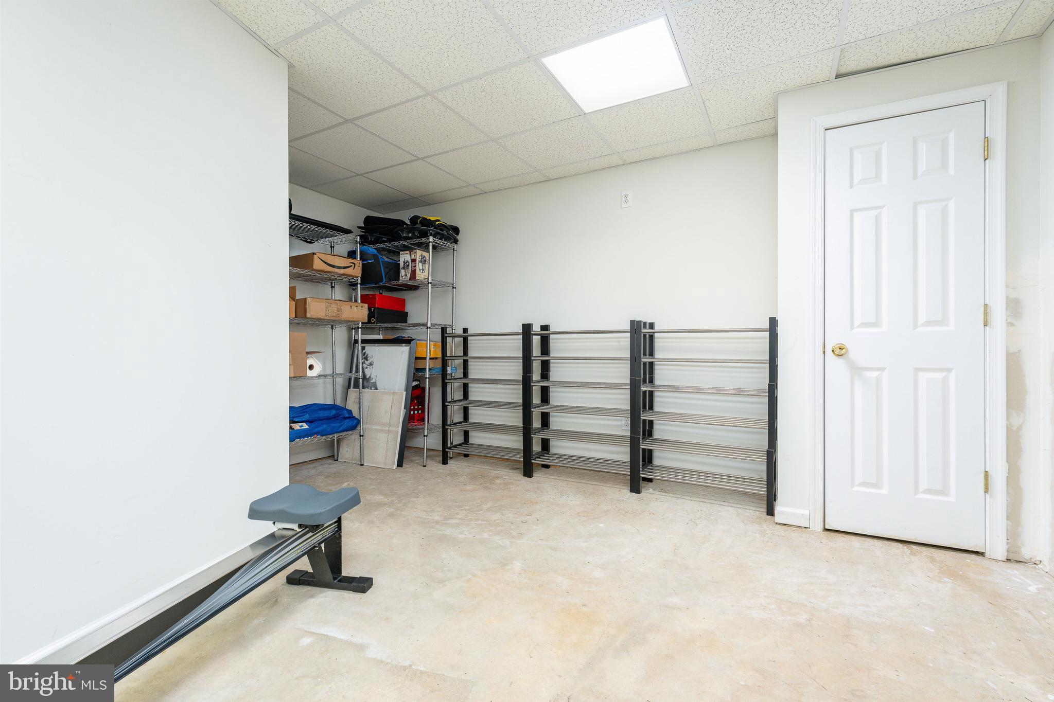 FREEDLEY SQUARE - Residential