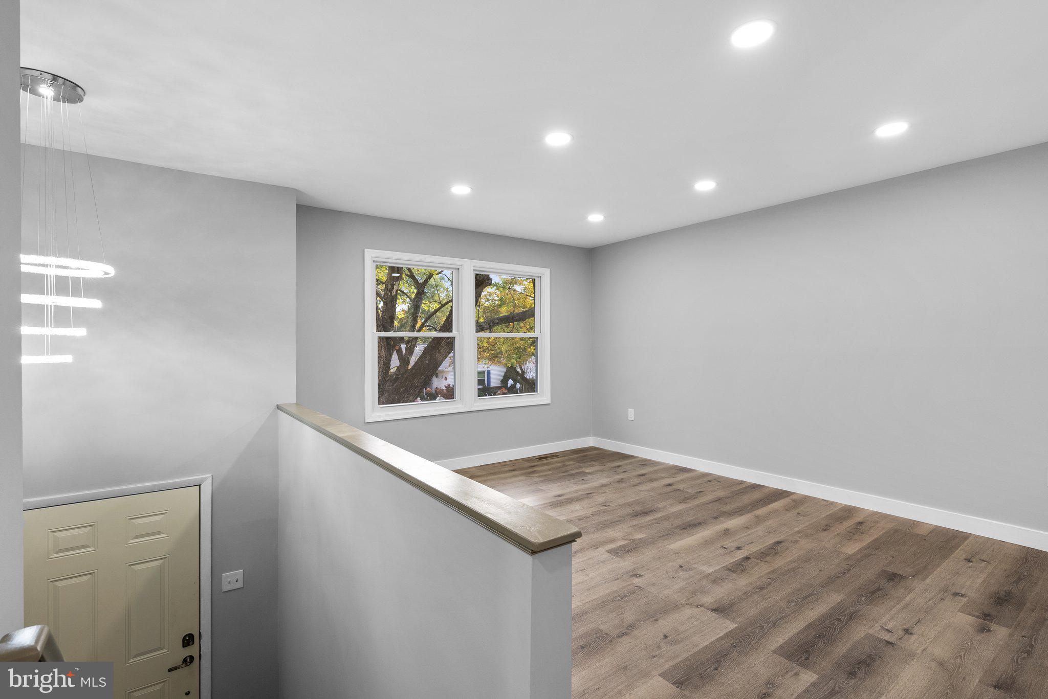 CROFTON MEADOWS - Residential