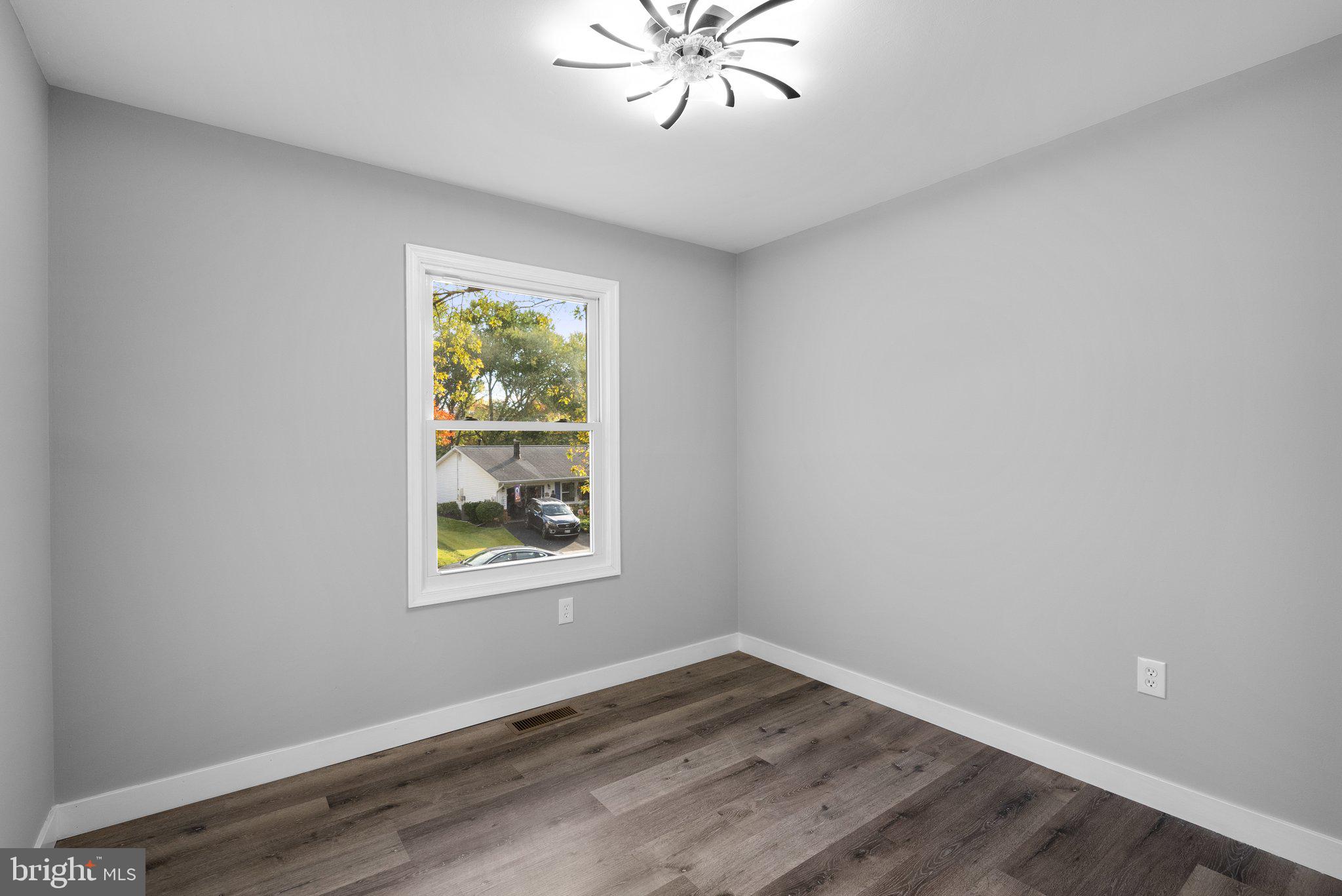 CROFTON MEADOWS - Residential